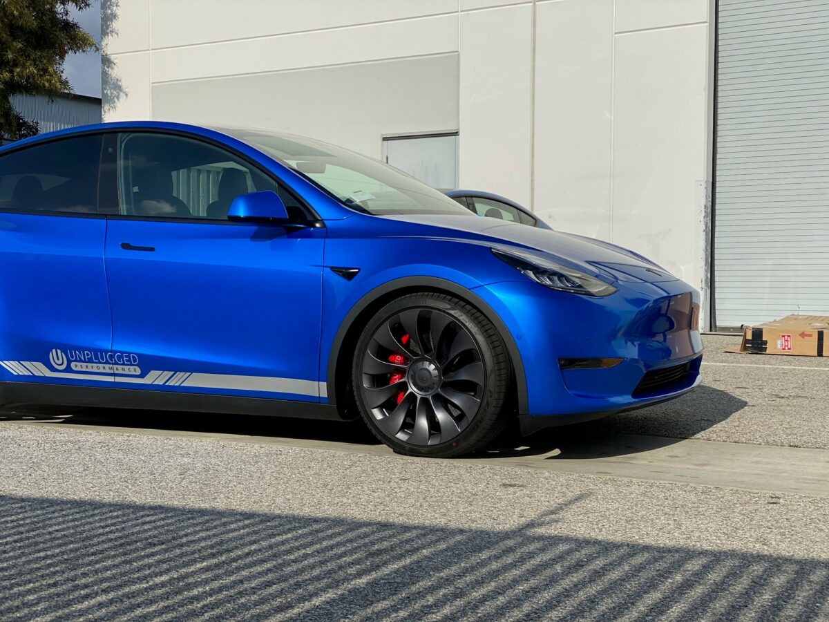 Tesla Model Y - Superlight Carbon Ceramic Front Big Brake Kit (The BFB Kit)