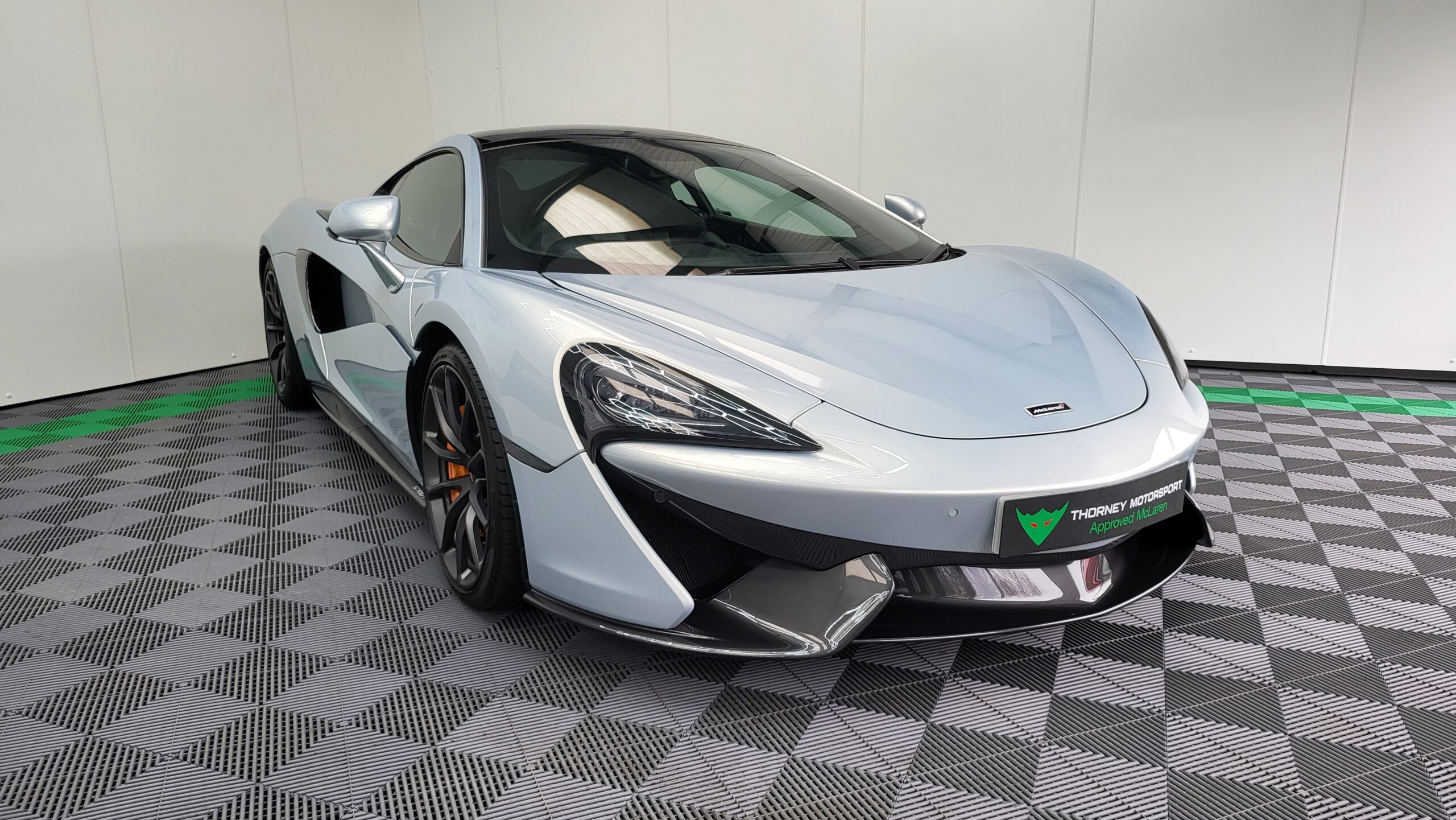 McLaren 570 GT