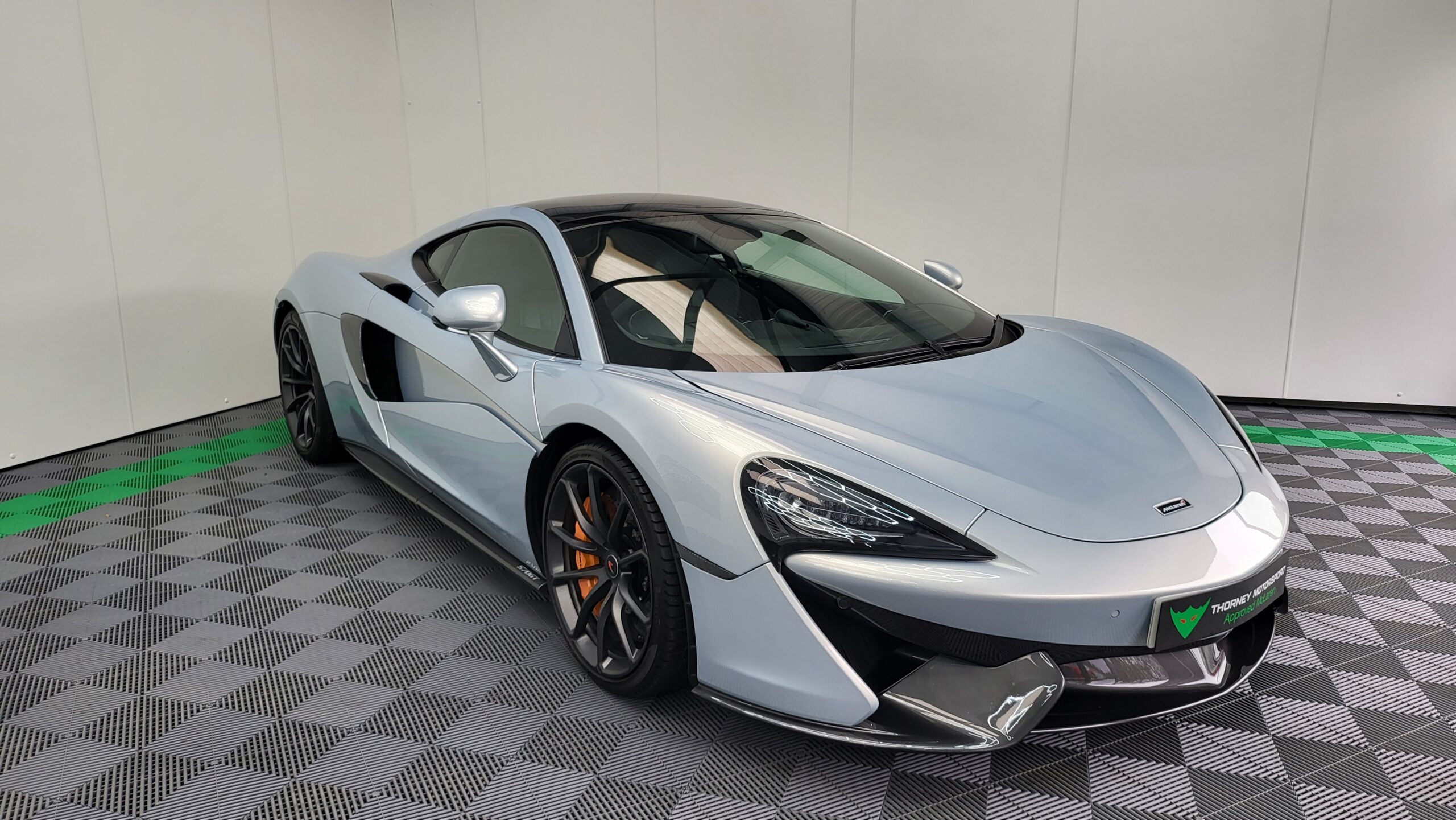 McLaren 570 GT