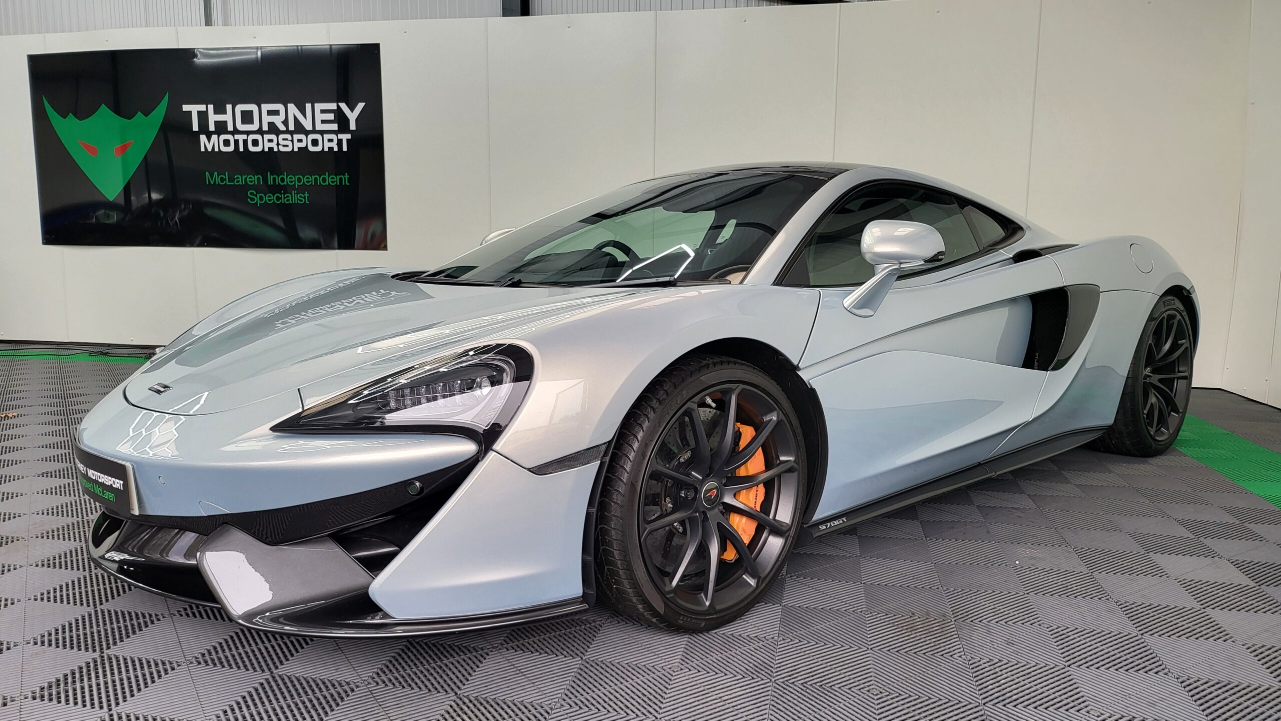 McLaren 570 GT