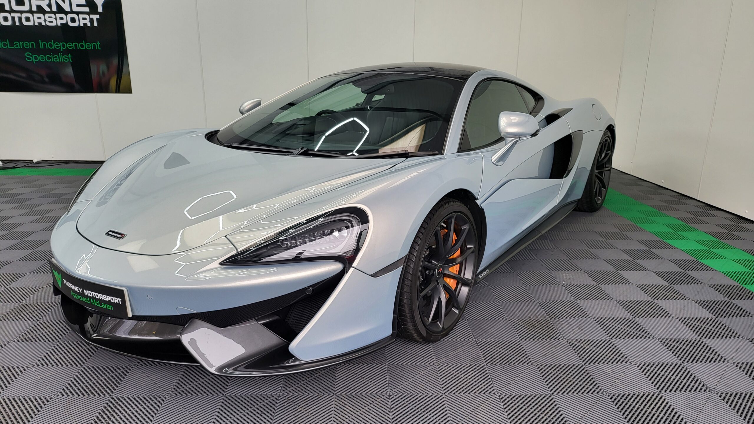 McLaren 570 GT