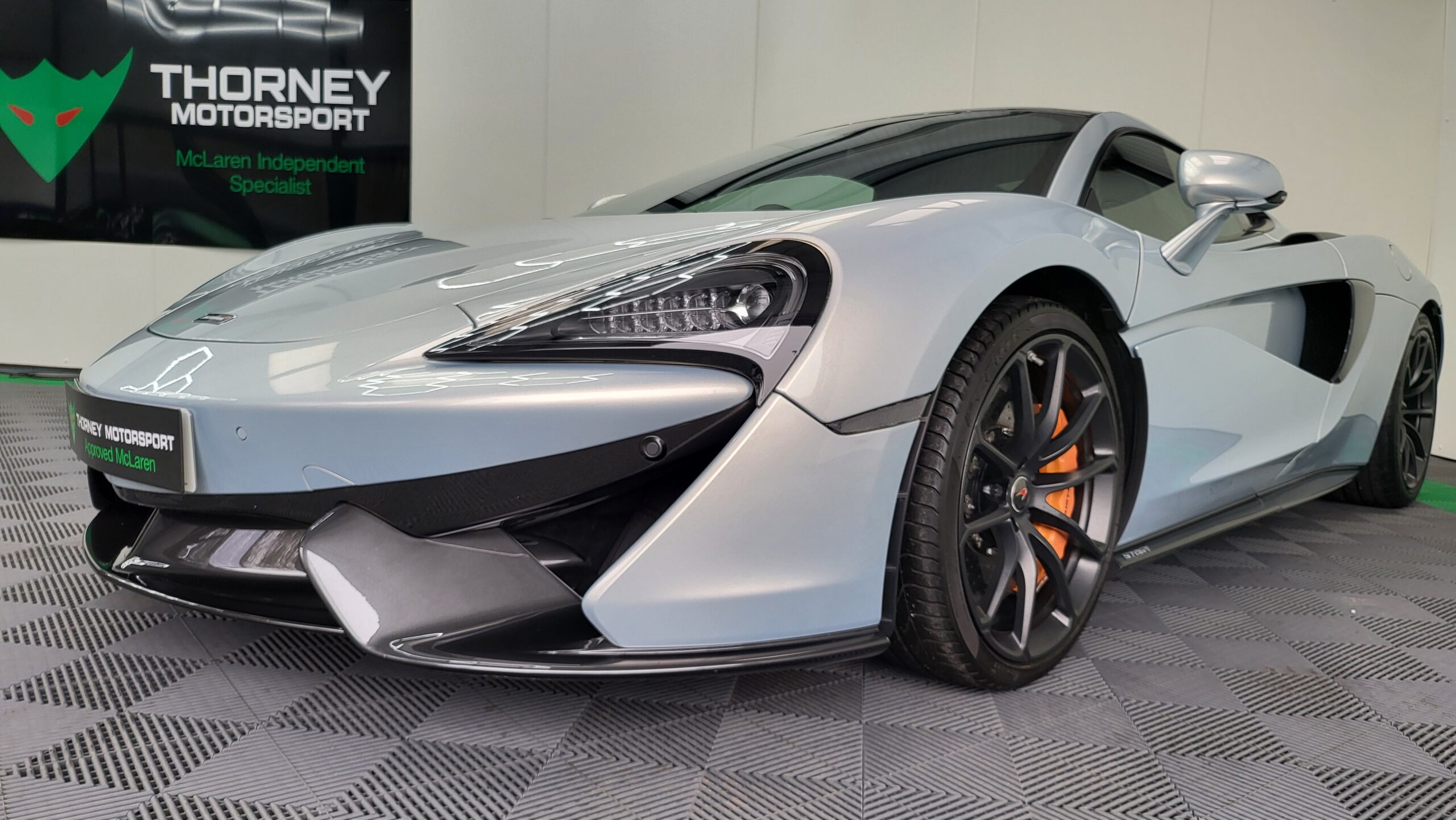 McLaren 570 GT