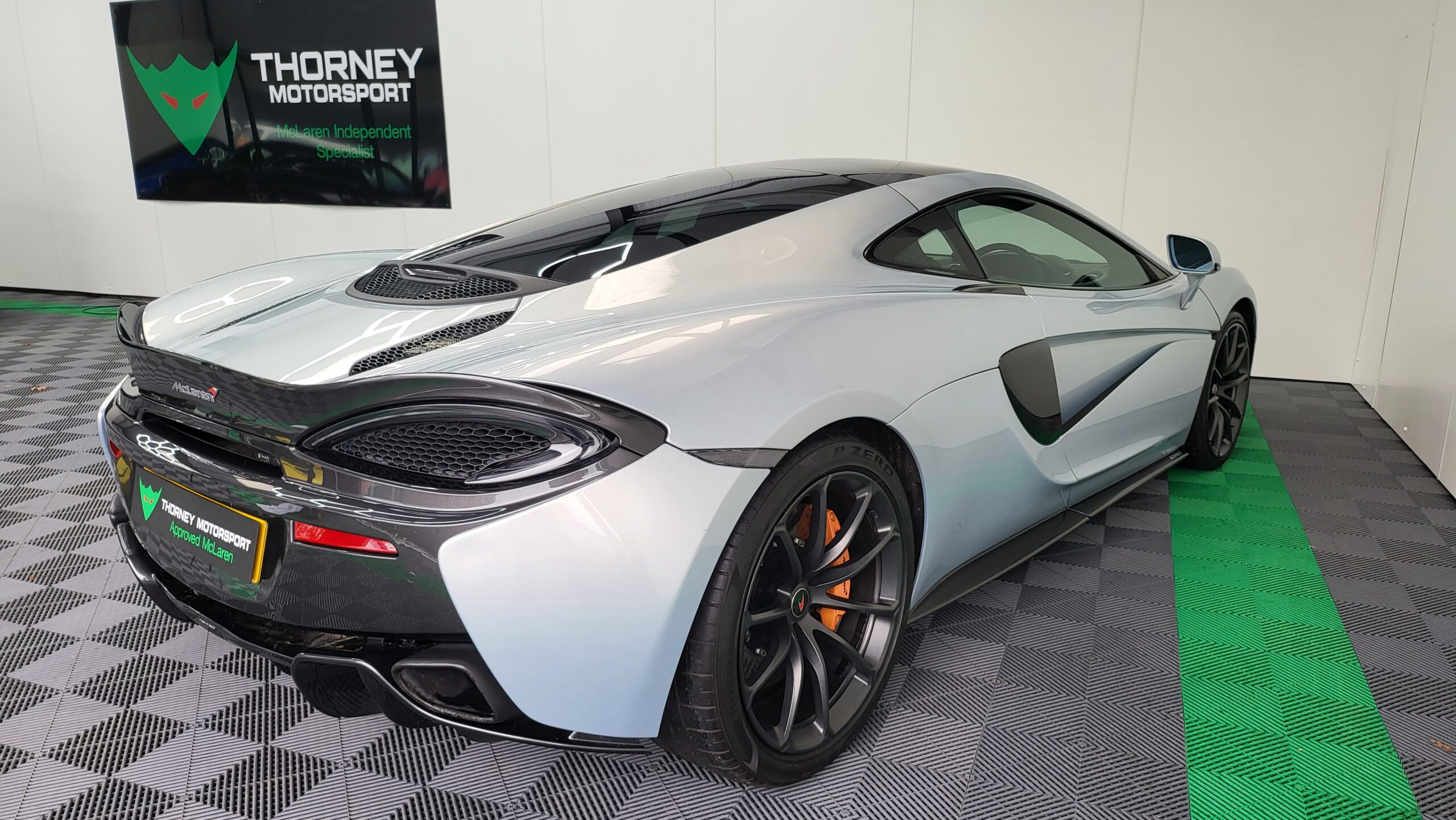 McLaren 570 GT