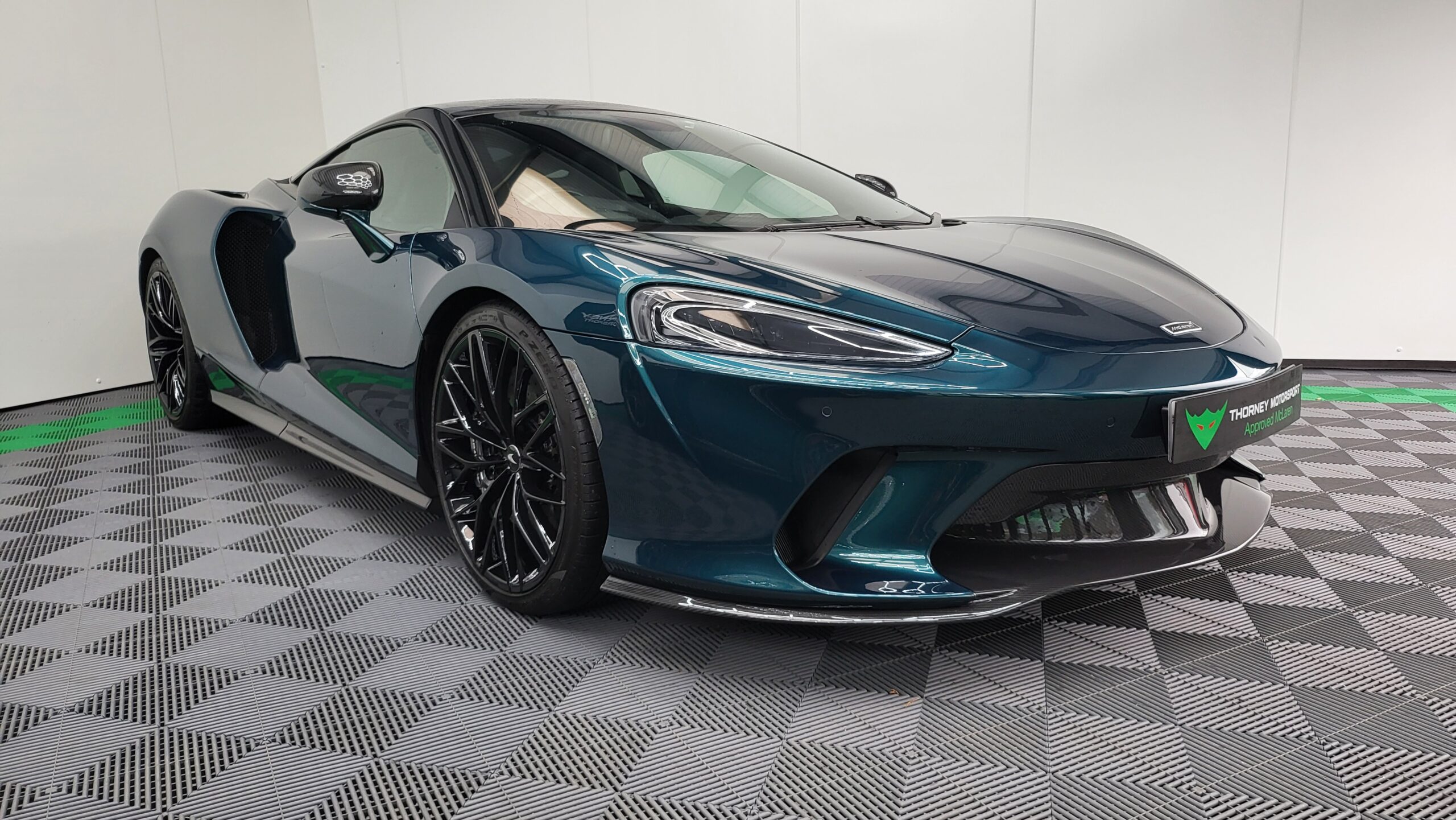 McLaren GT