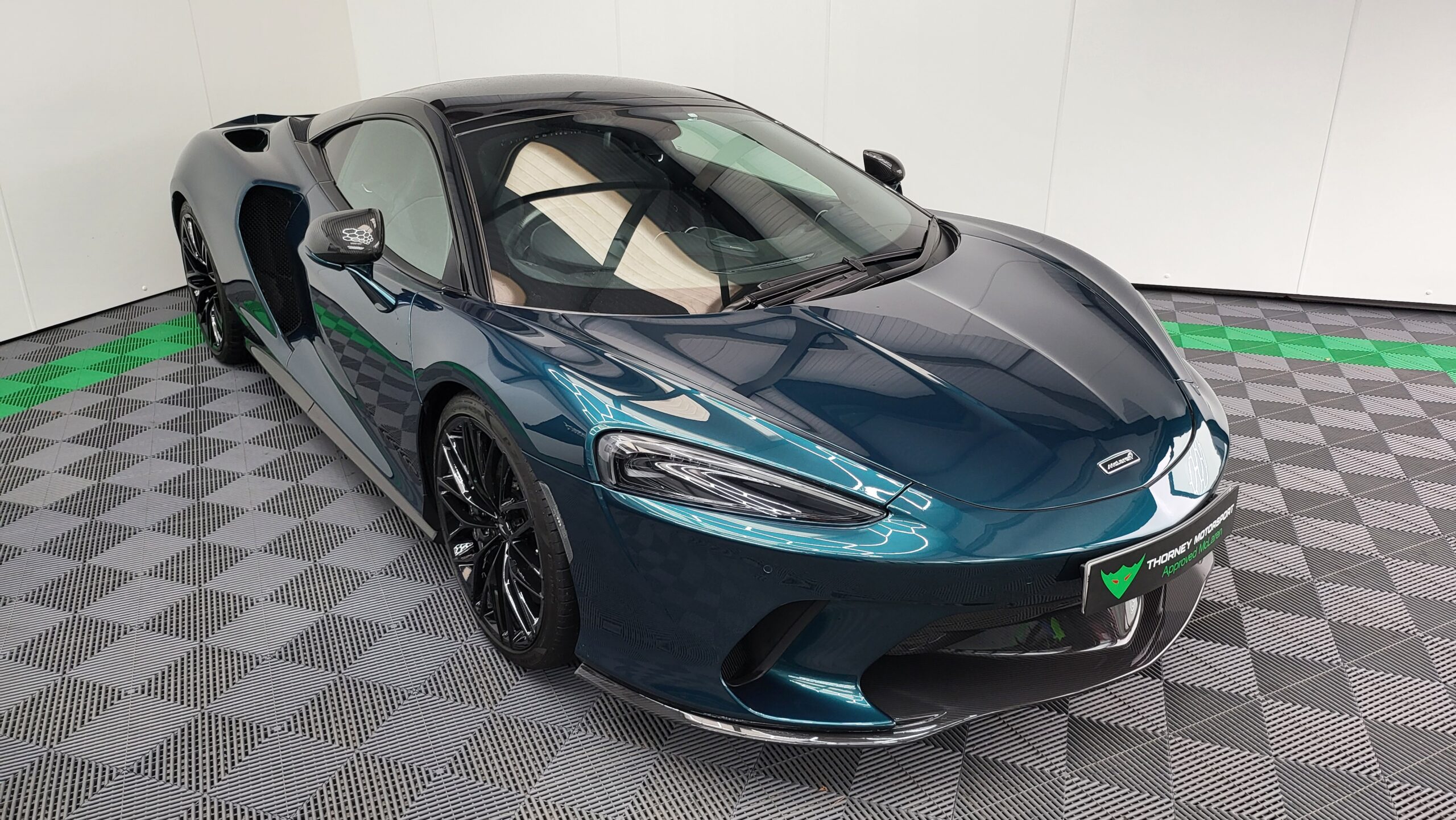 McLaren GT
