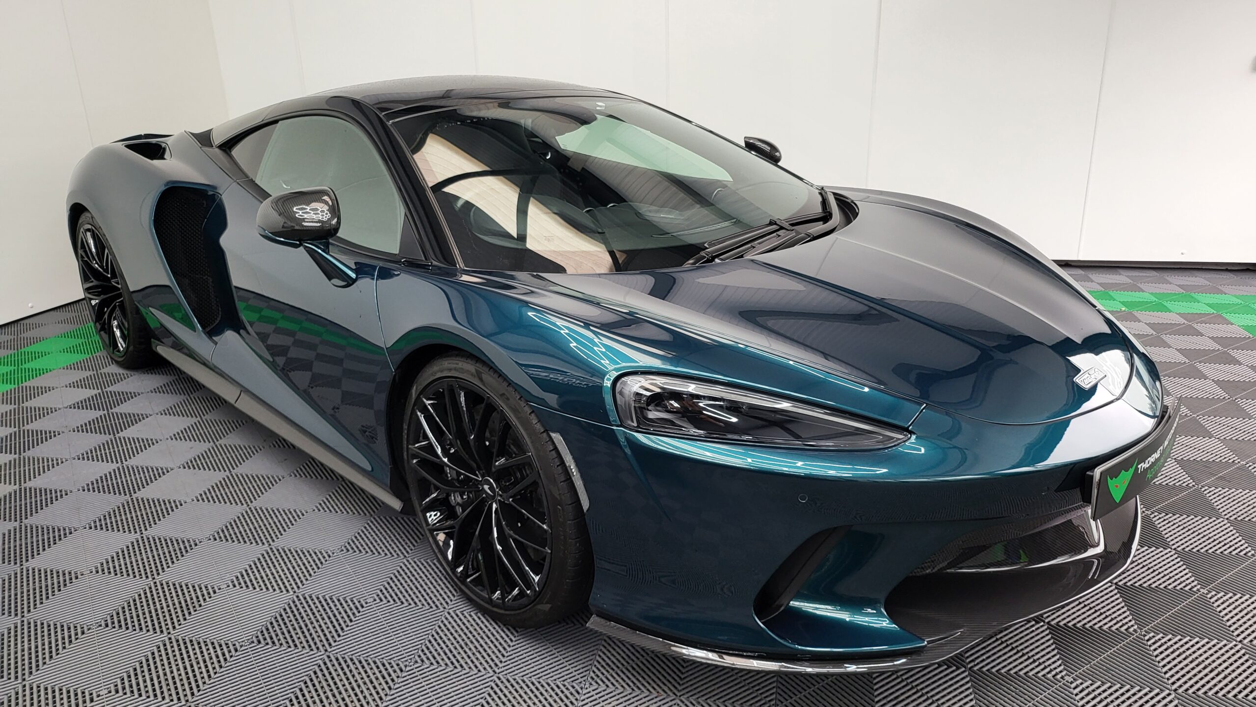 McLaren GT
