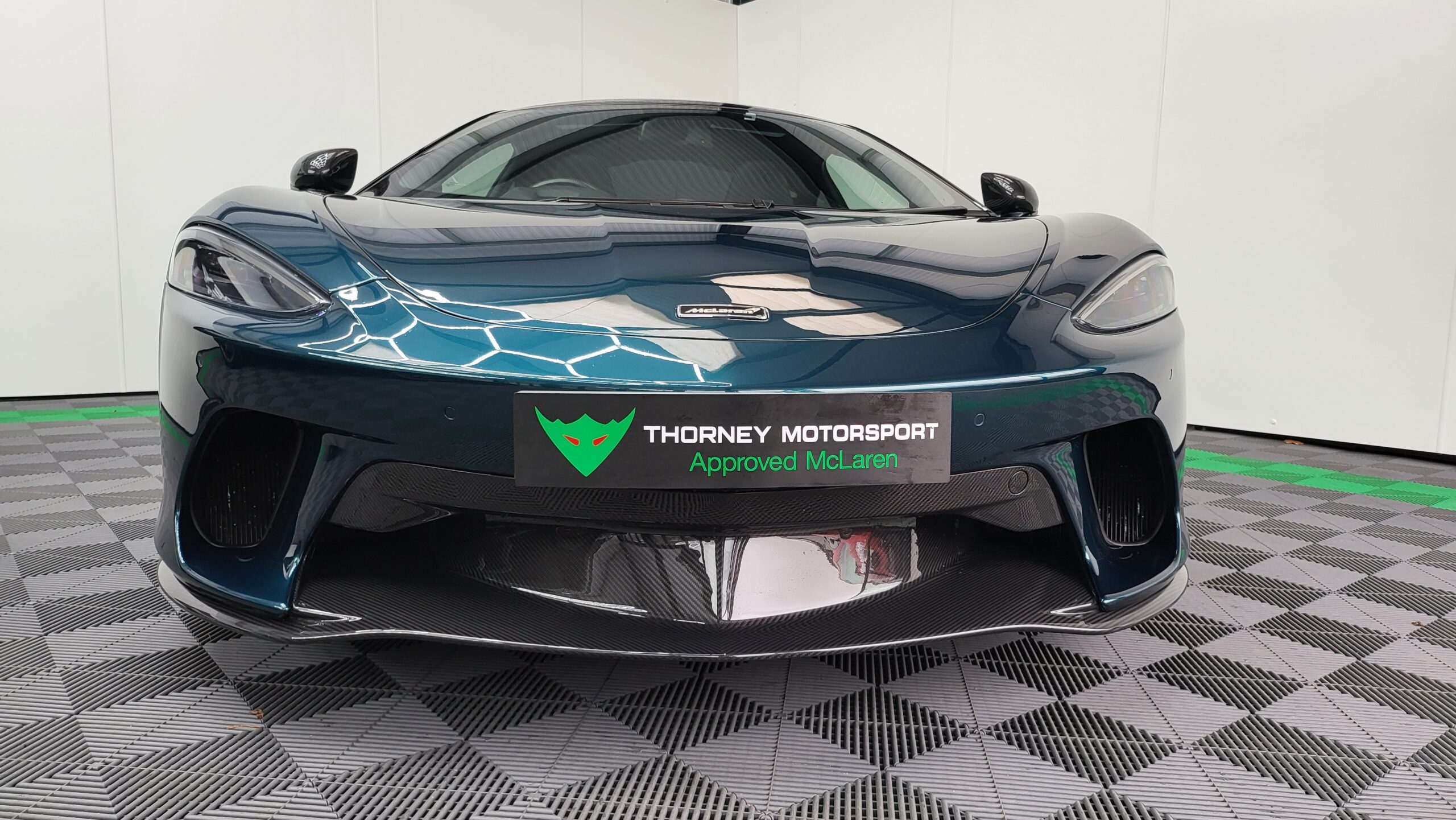 McLaren GT