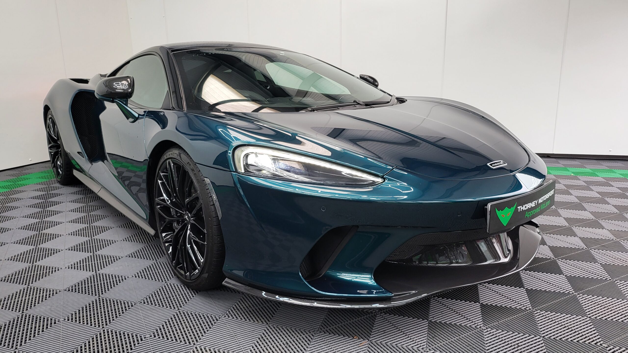 McLaren GT