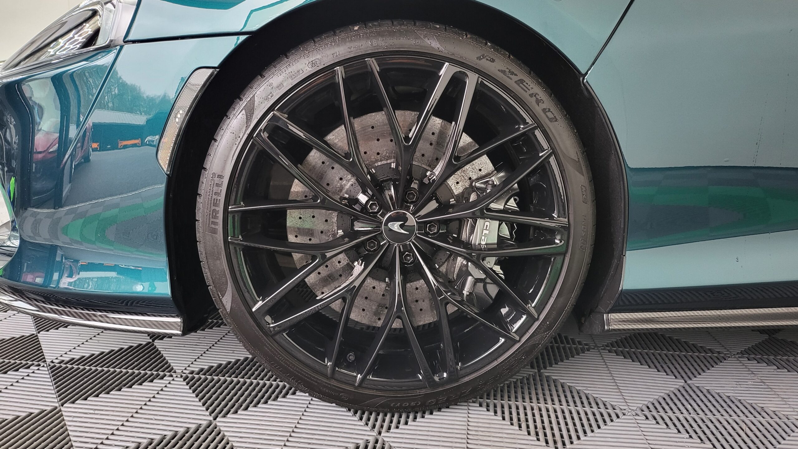 McLaren GT
