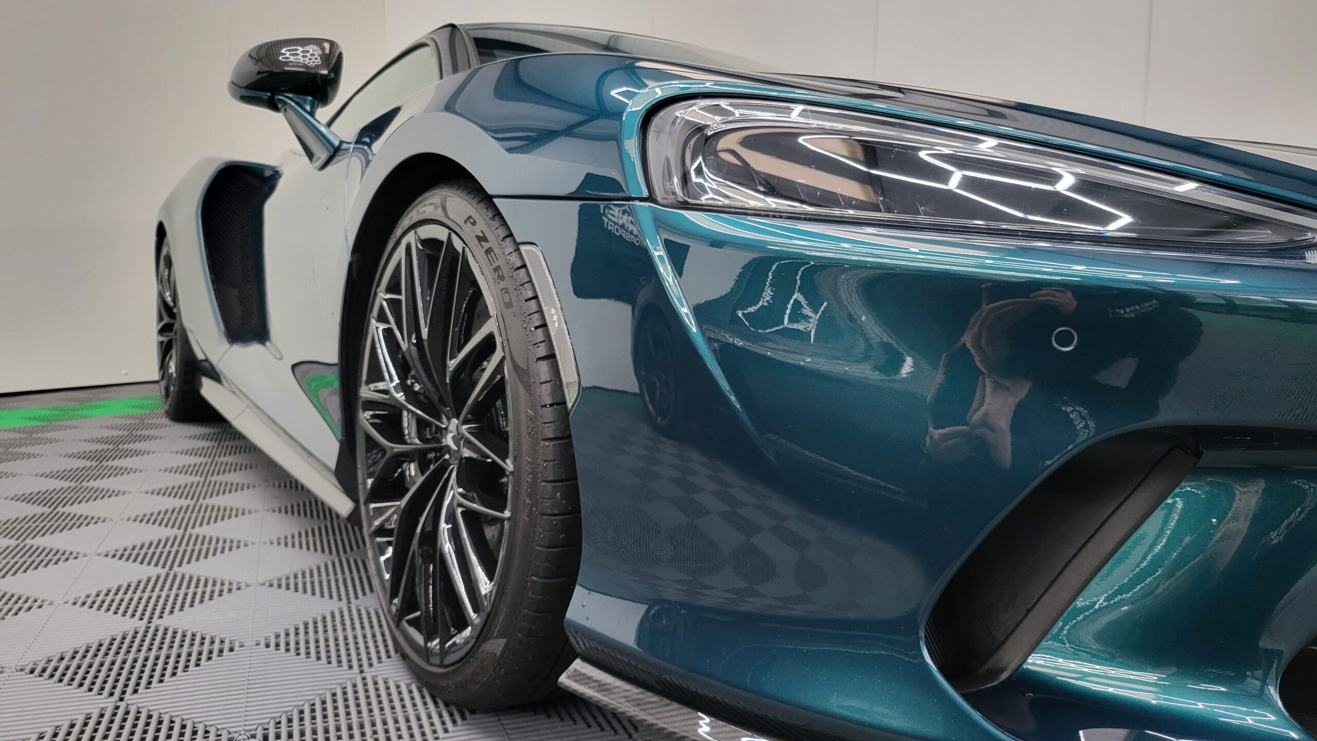 McLaren GT