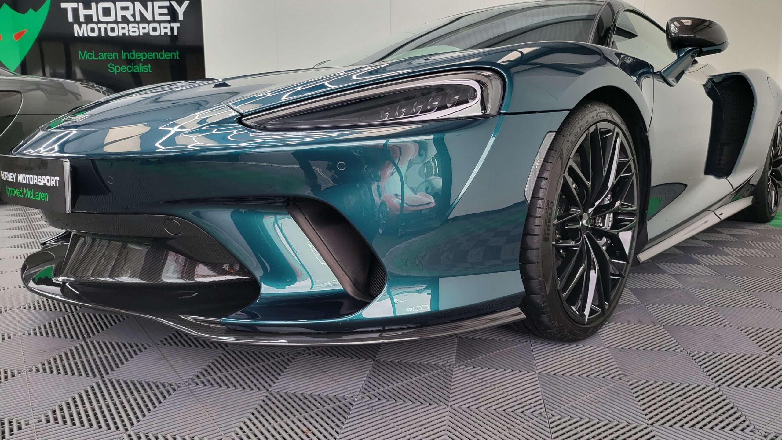 McLaren GT