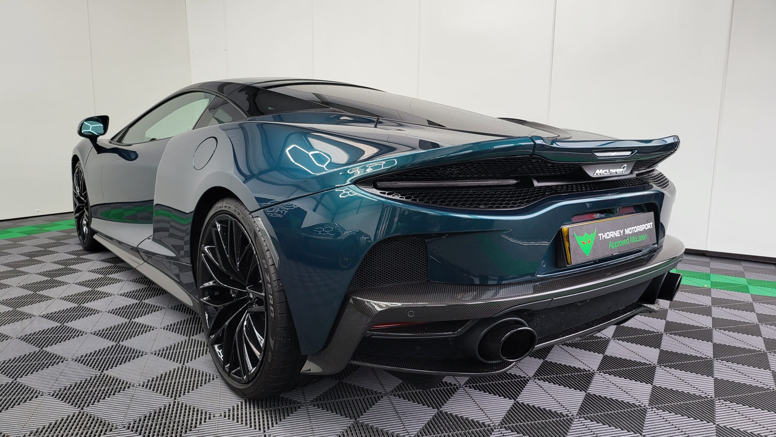 McLaren GT