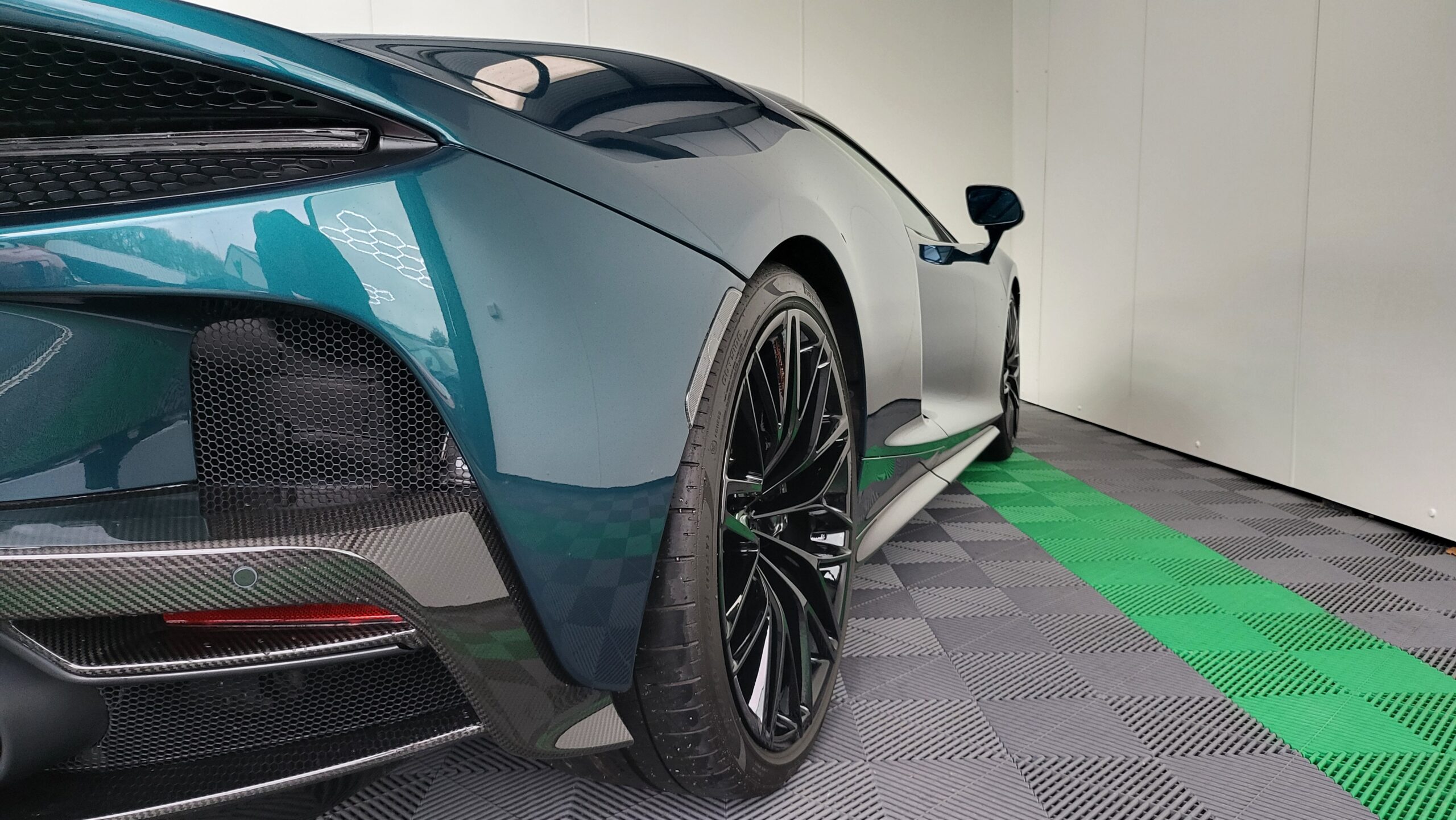 McLaren GT