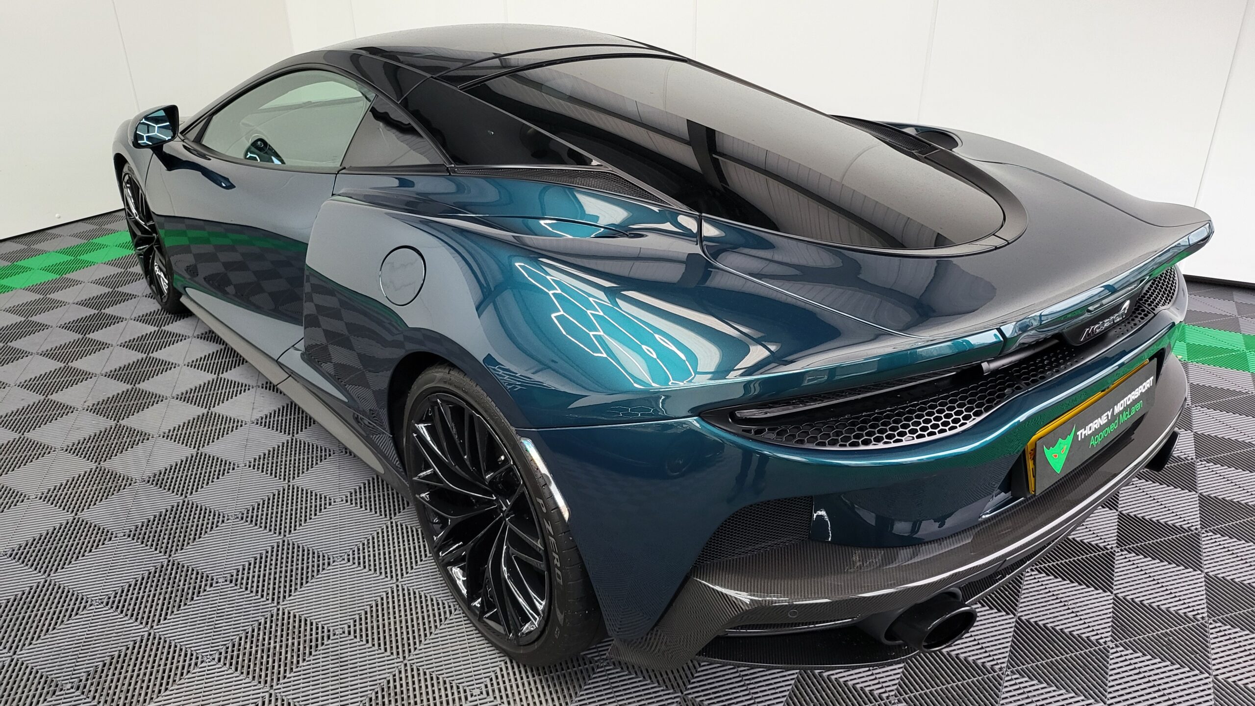 McLaren GT