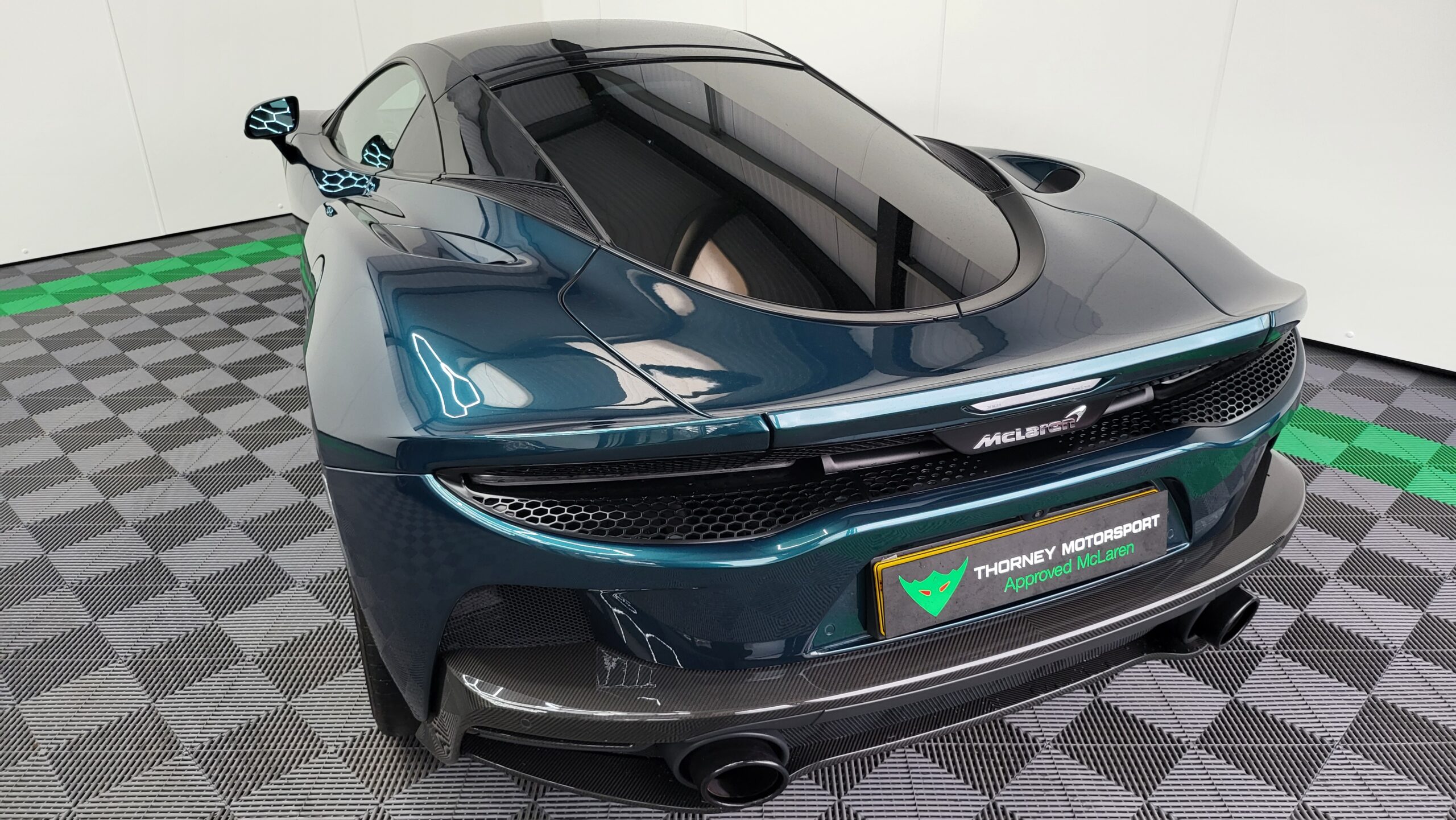 McLaren GT