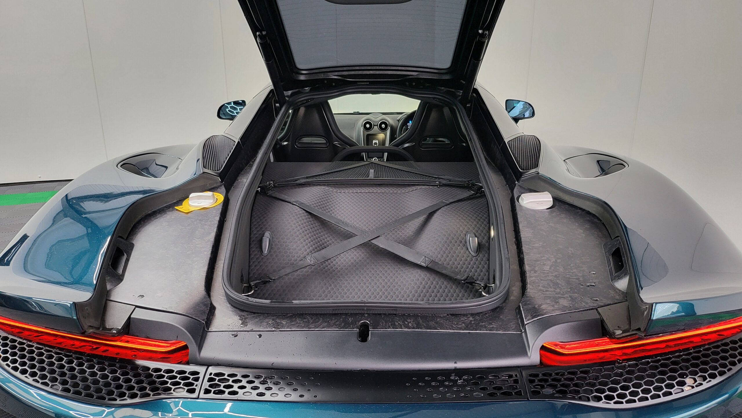 McLaren GT
