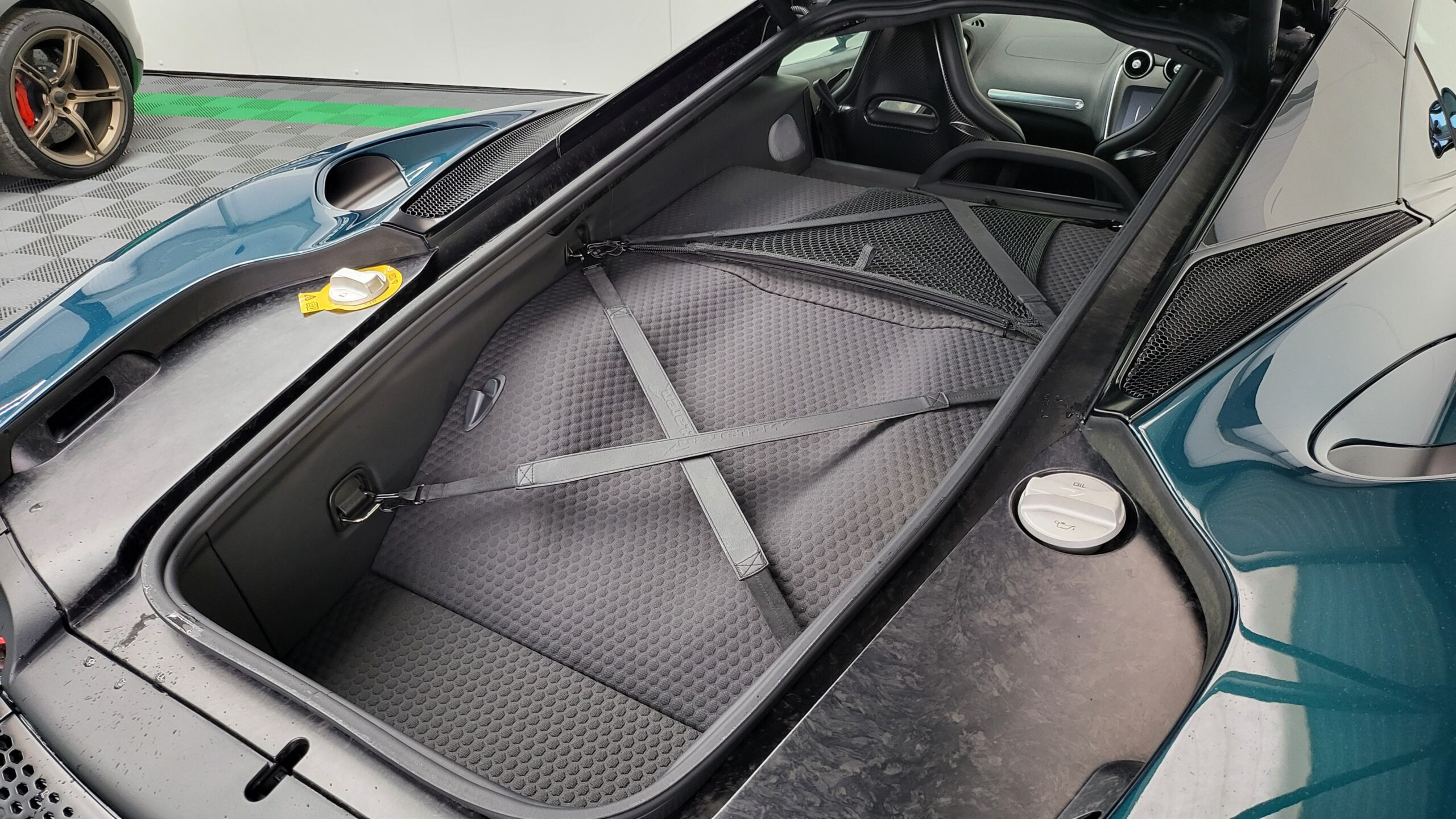 McLaren GT