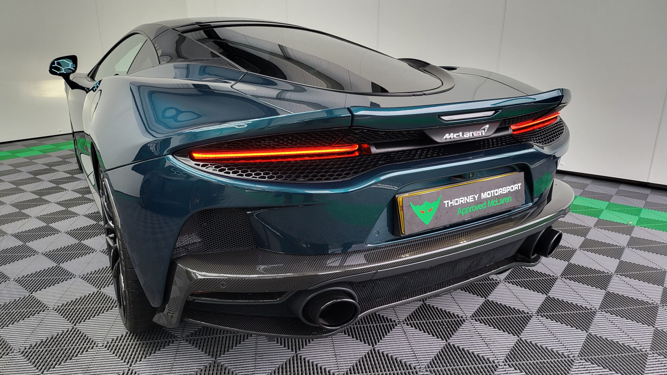 McLaren GT