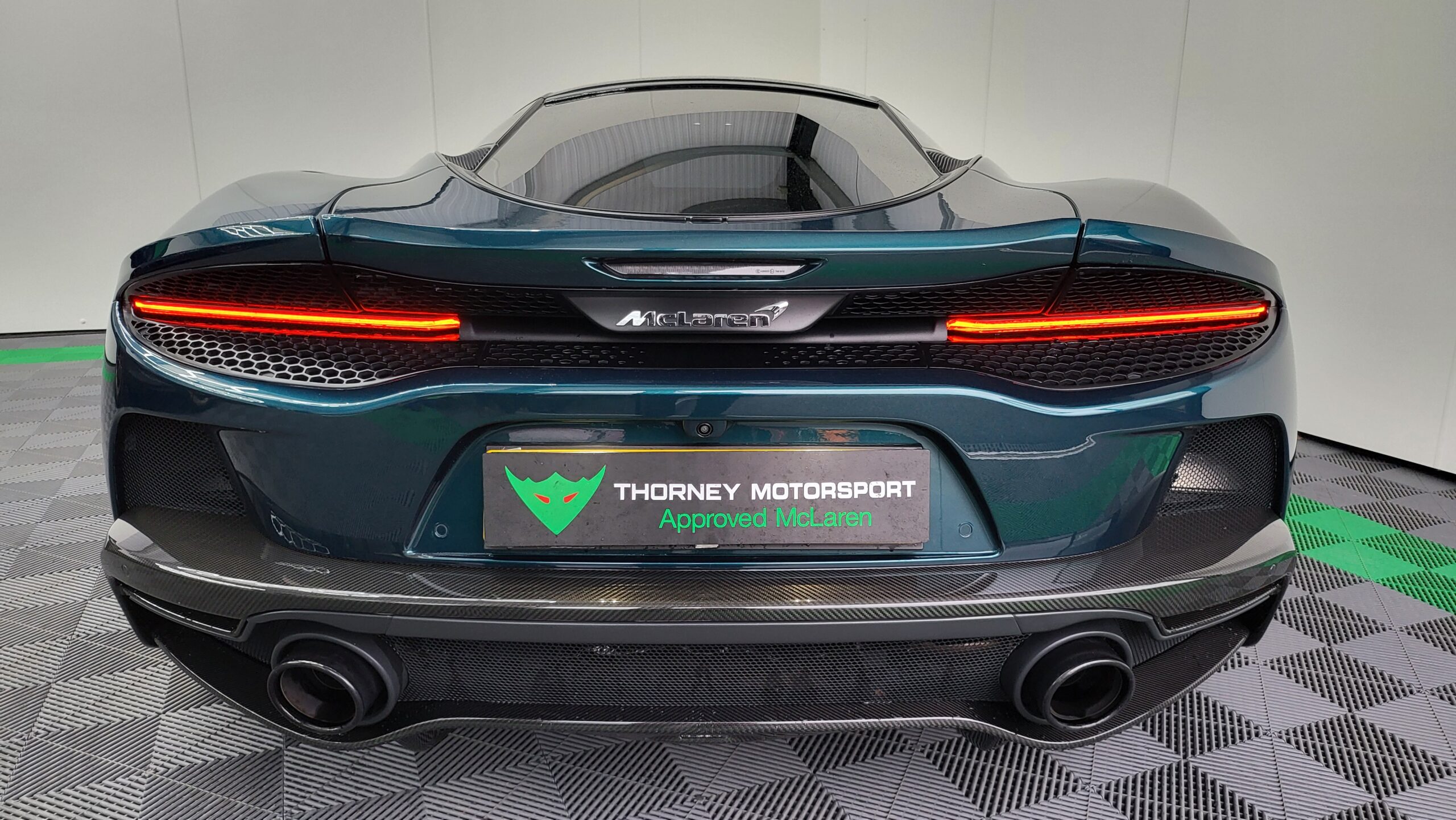 McLaren GT