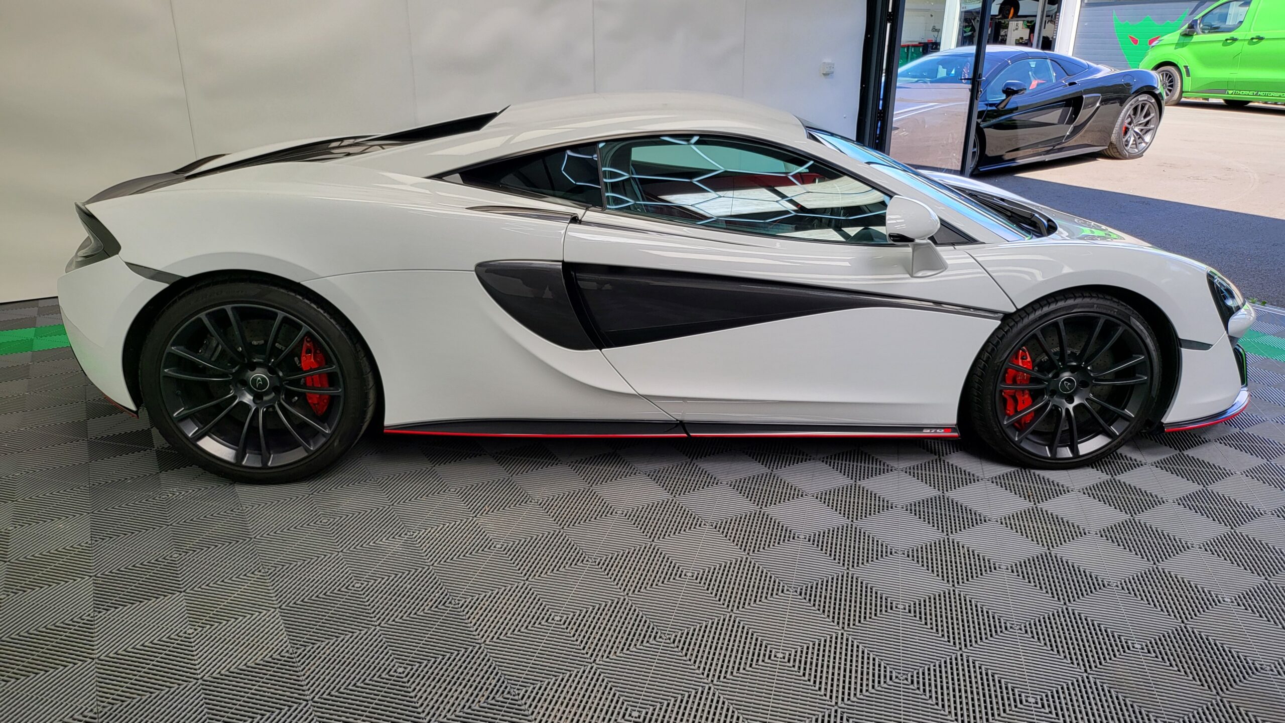 McLaren 570s Coupe