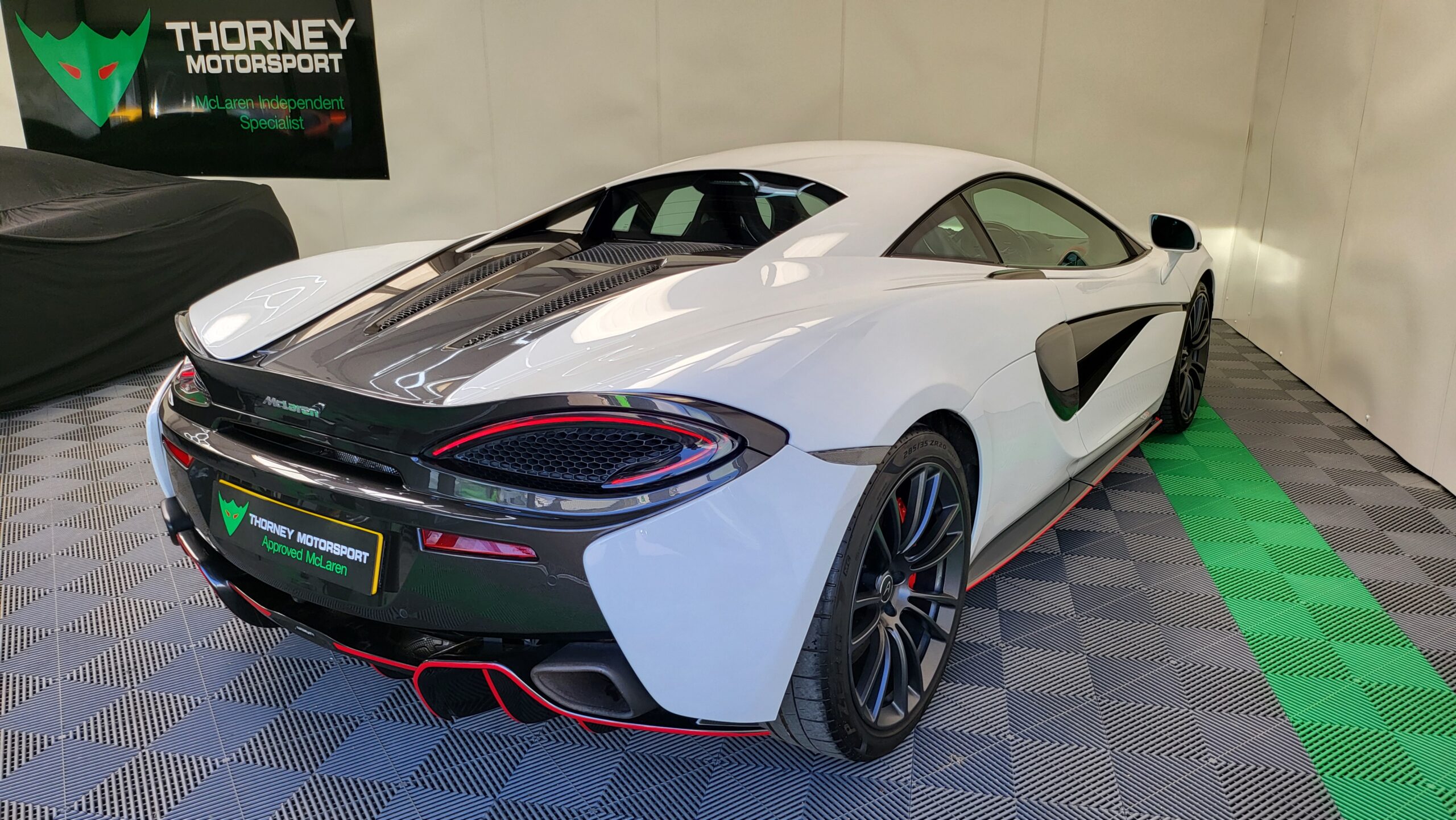 McLaren 570s Coupe