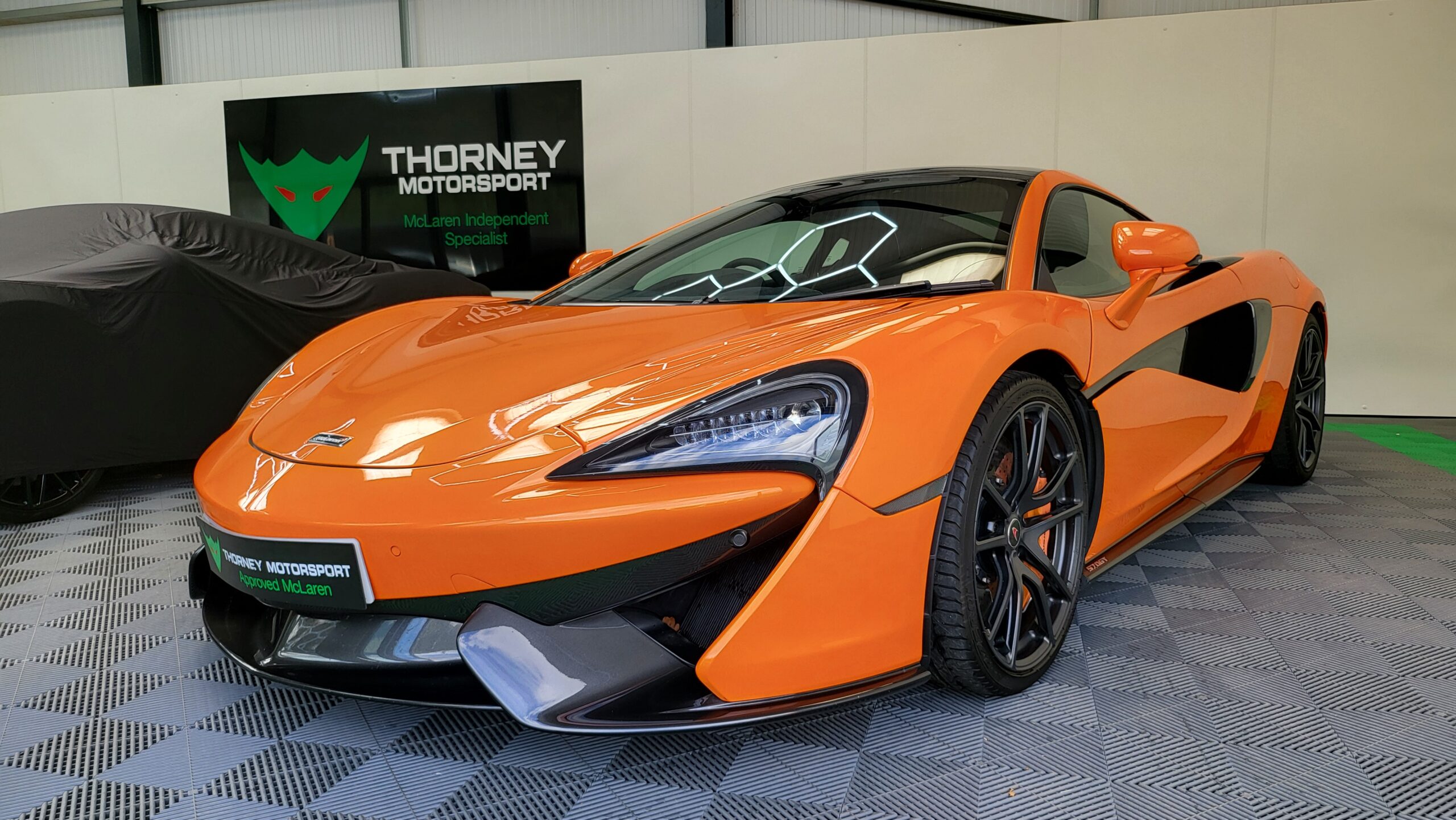 McLaren 570 GT