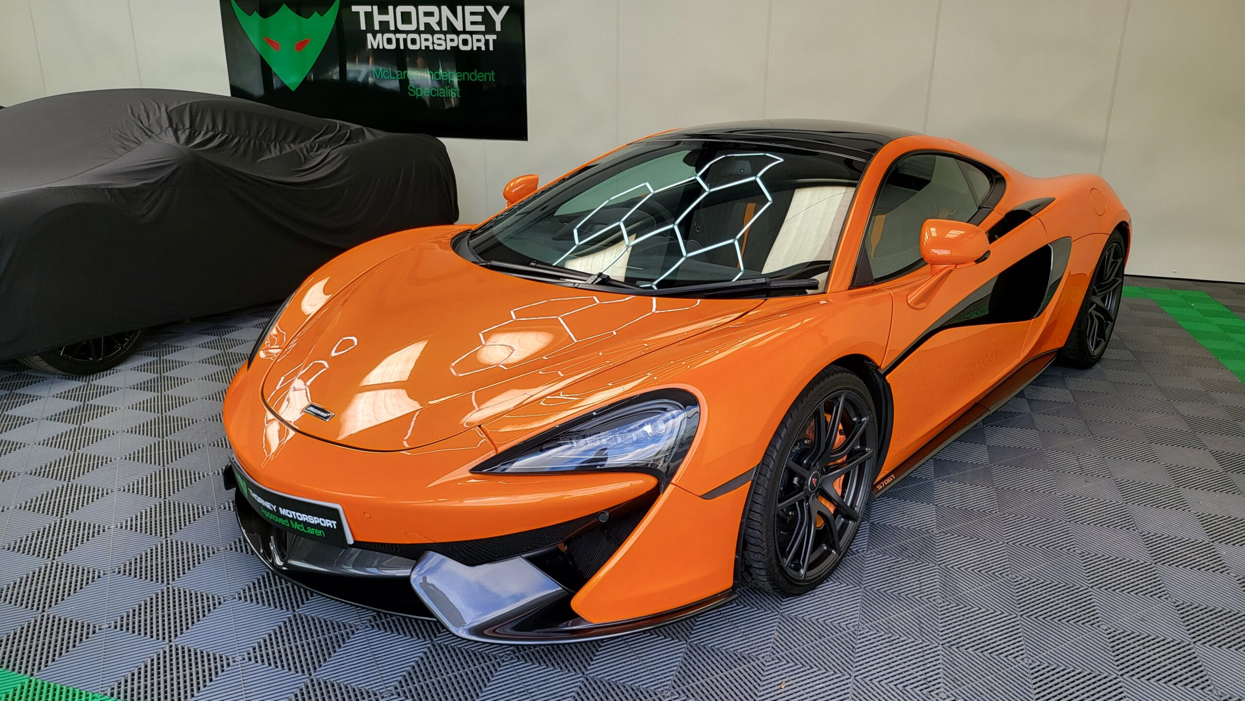 McLaren 570 GT