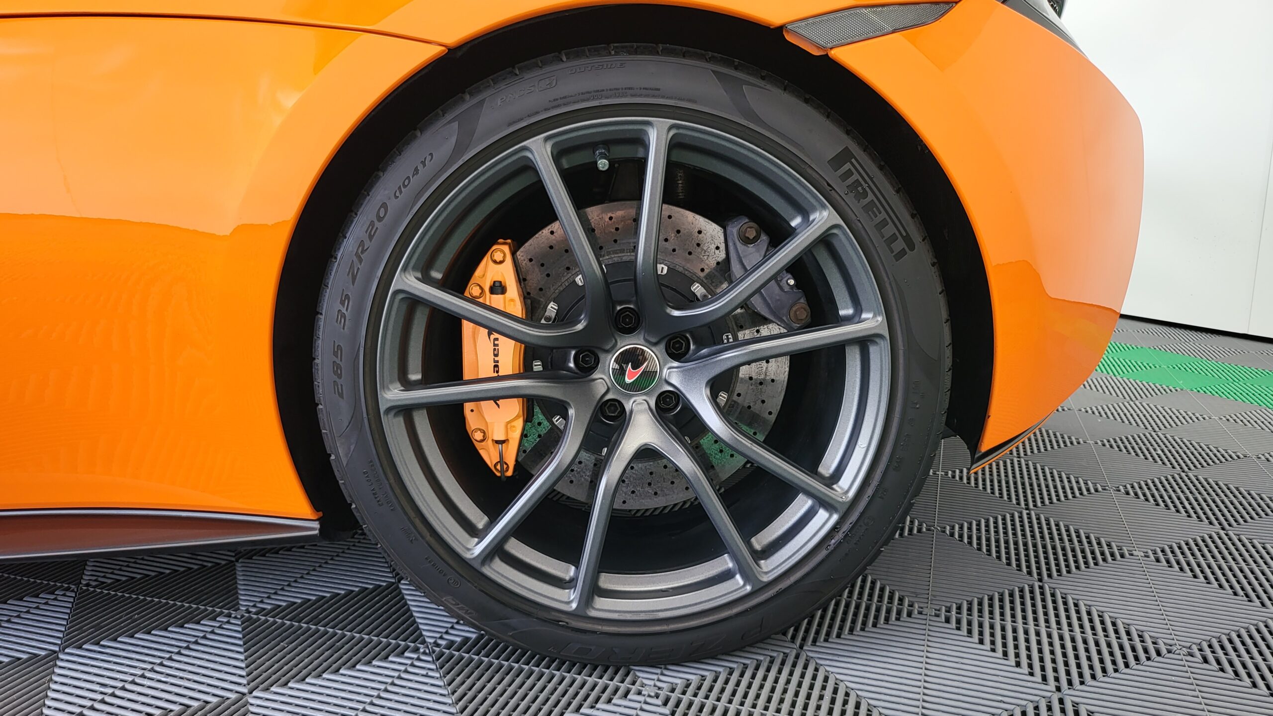 McLaren 570 GT