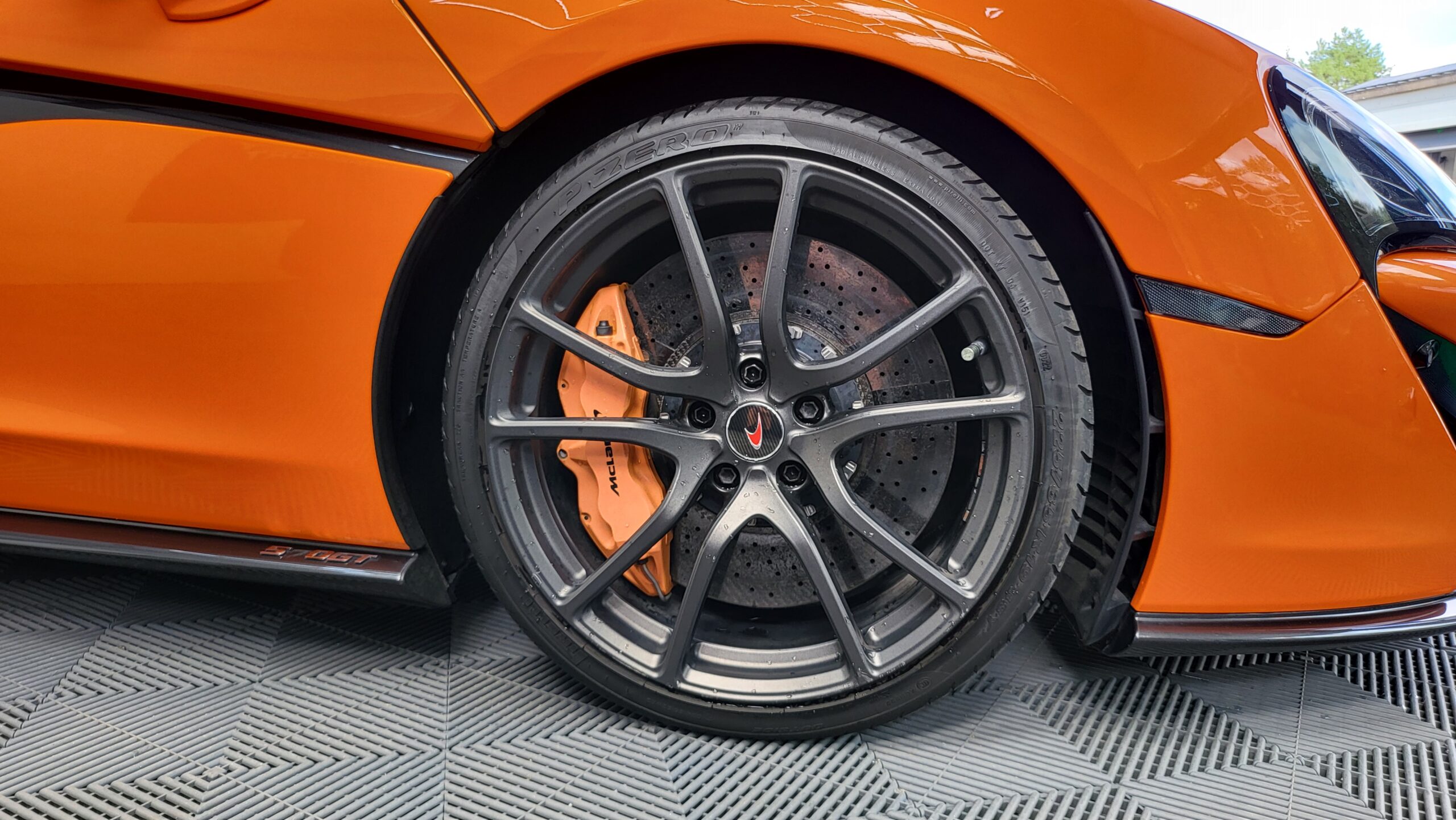 McLaren 570 GT