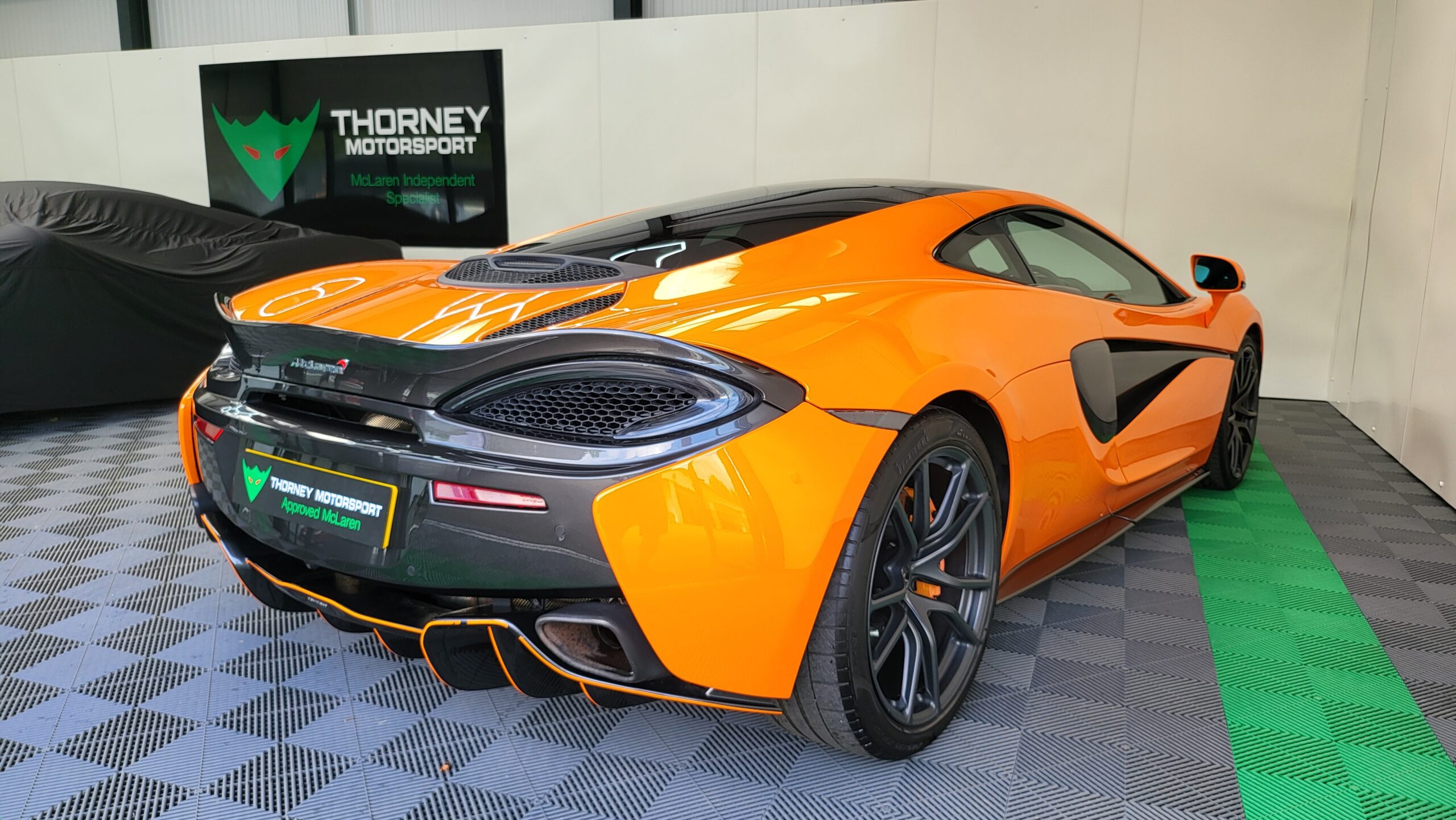 McLaren 570 GT