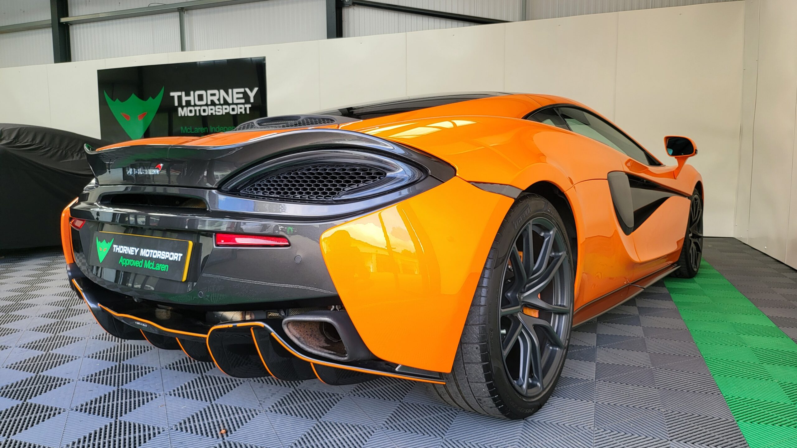 McLaren 570 GT