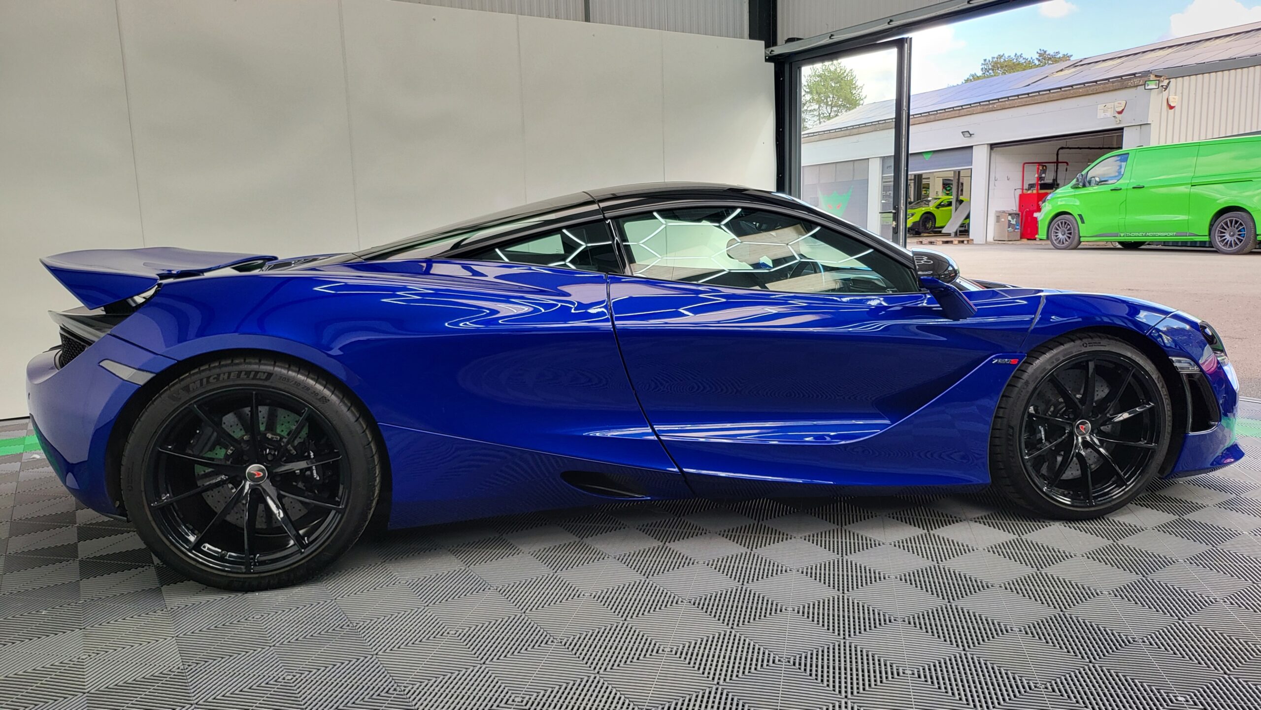 McLaren 720s Coupe SOLD