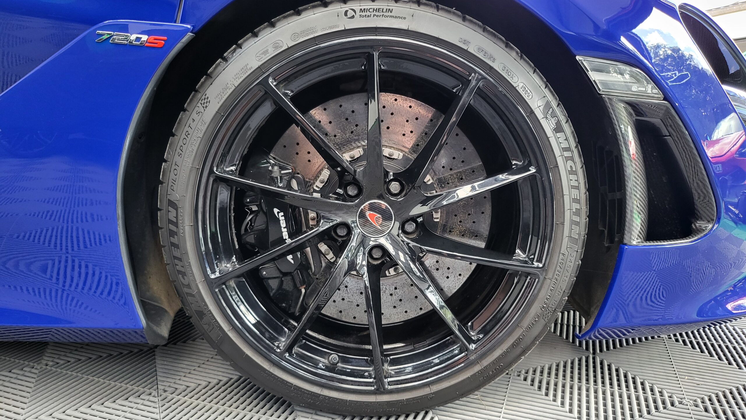 McLaren 720s Coupe SOLD