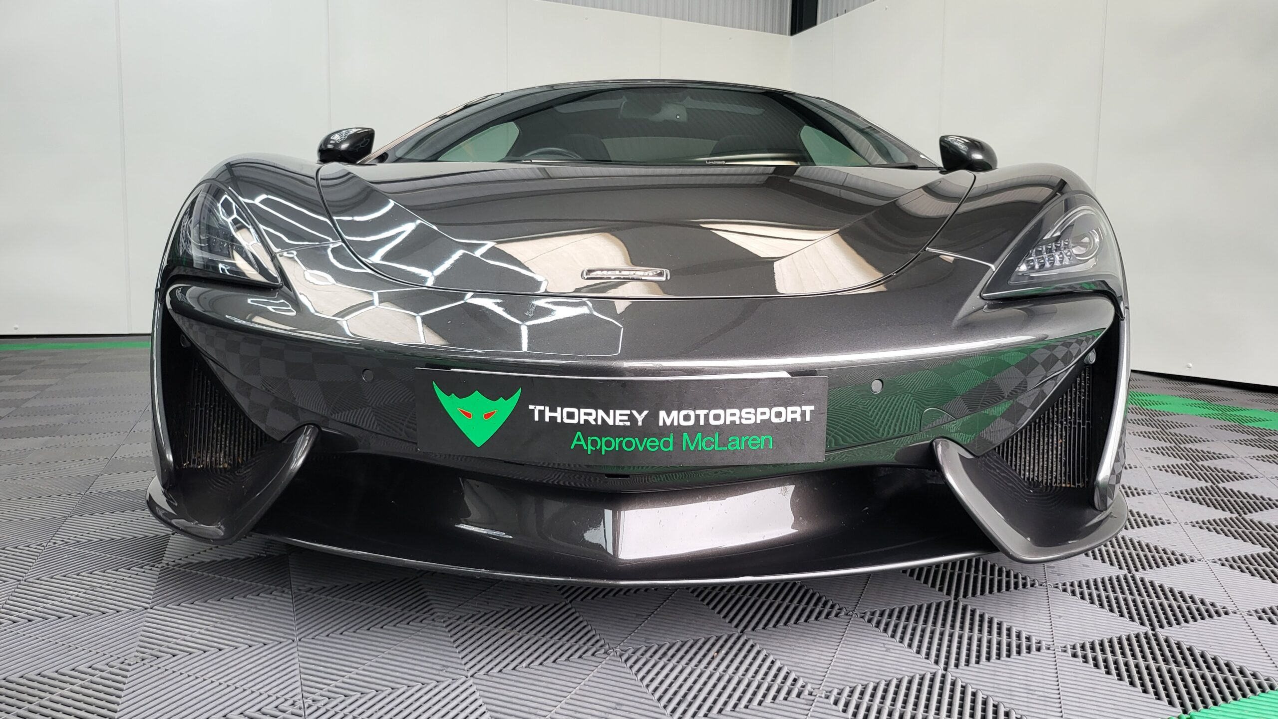 McLaren 570GT