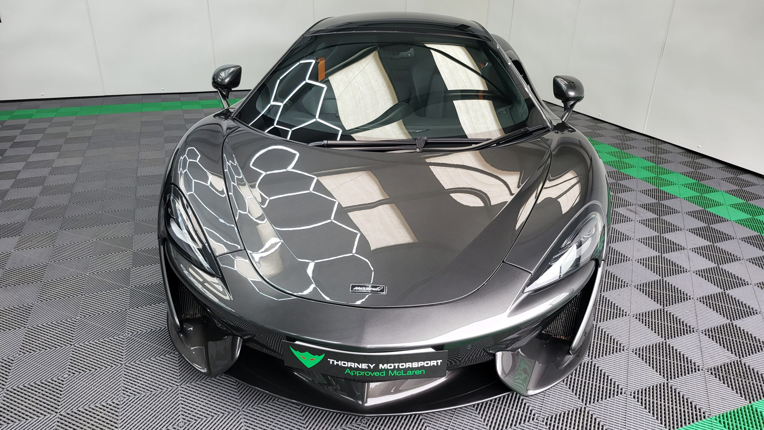 McLaren 570GT