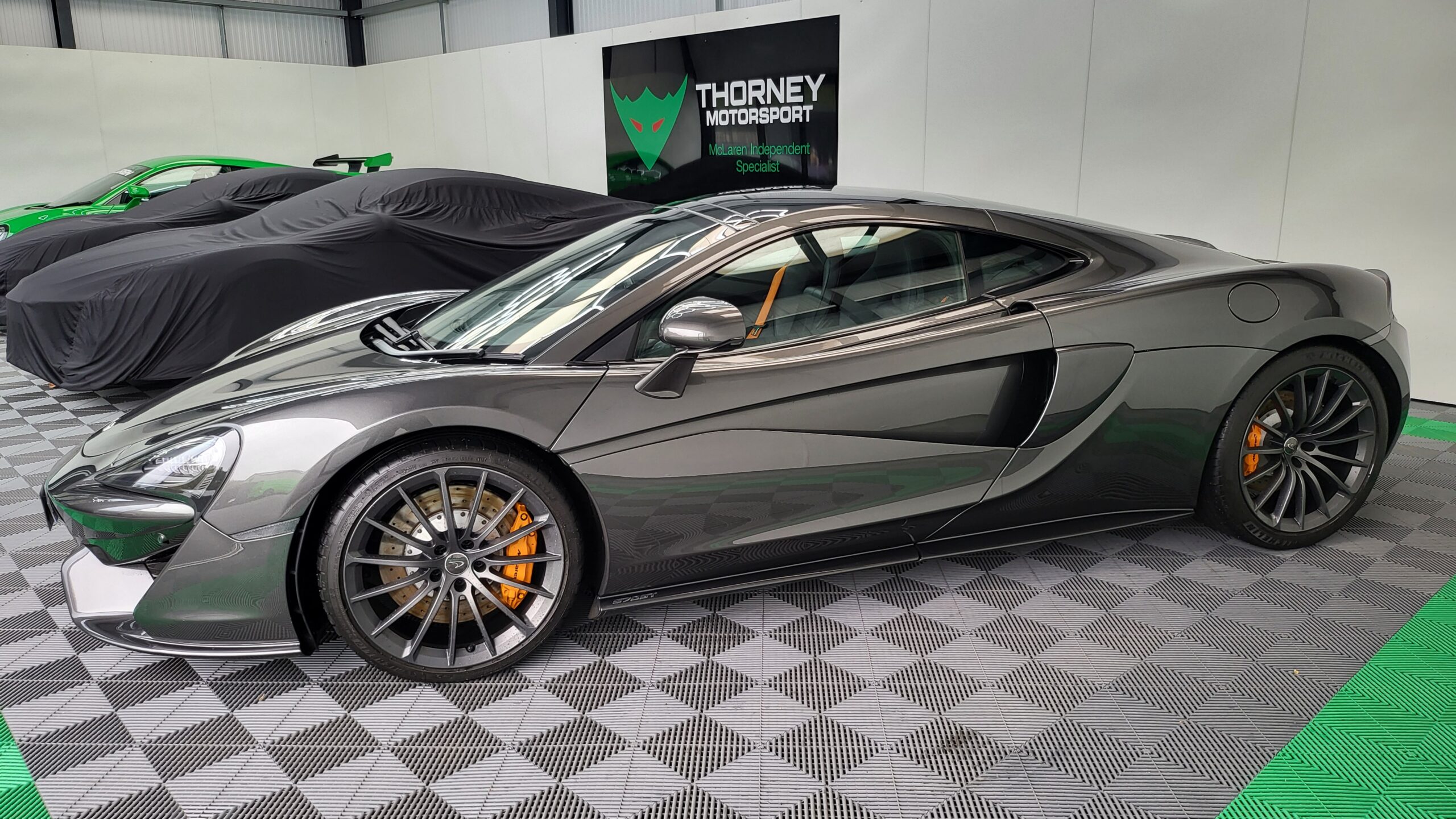 McLaren 570GT