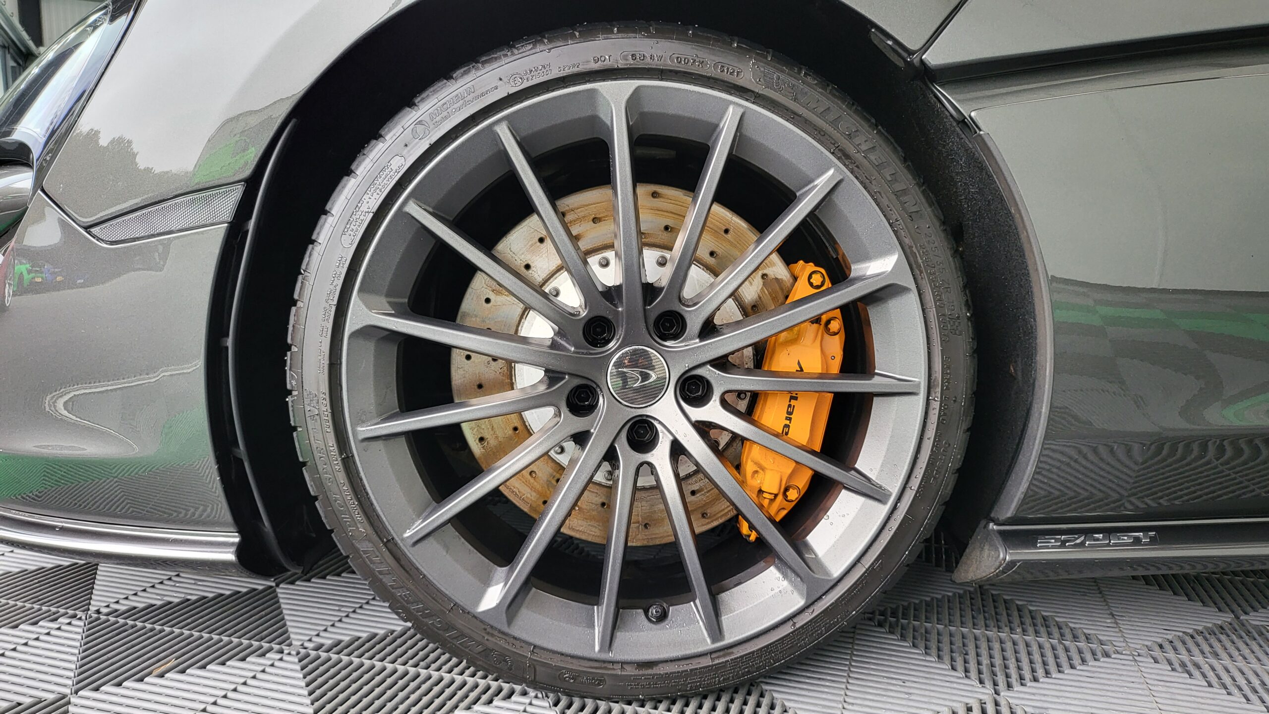 McLaren 570GT