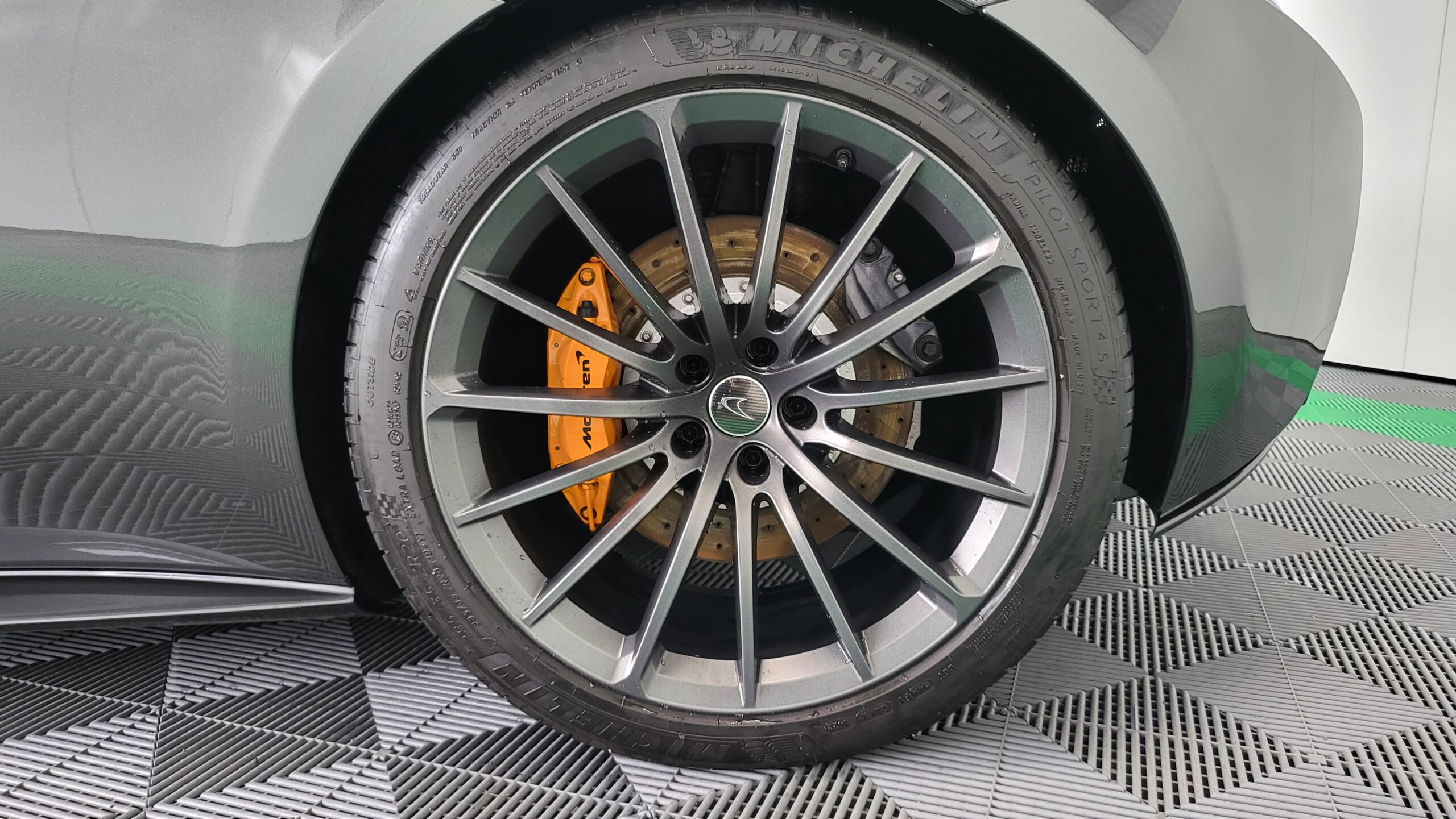 McLaren 570GT
