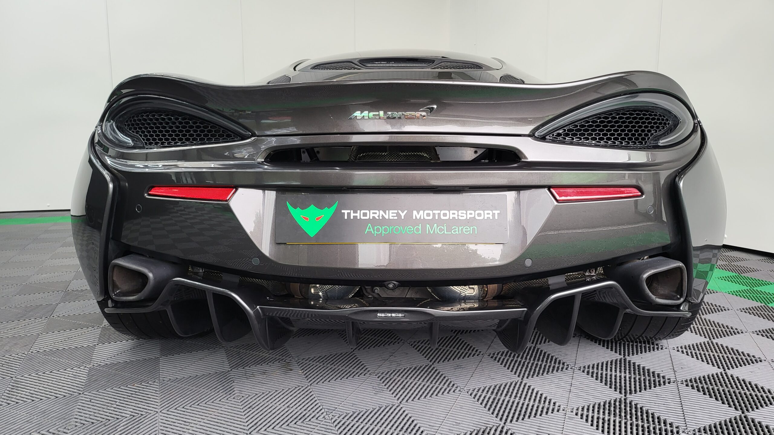McLaren 570GT