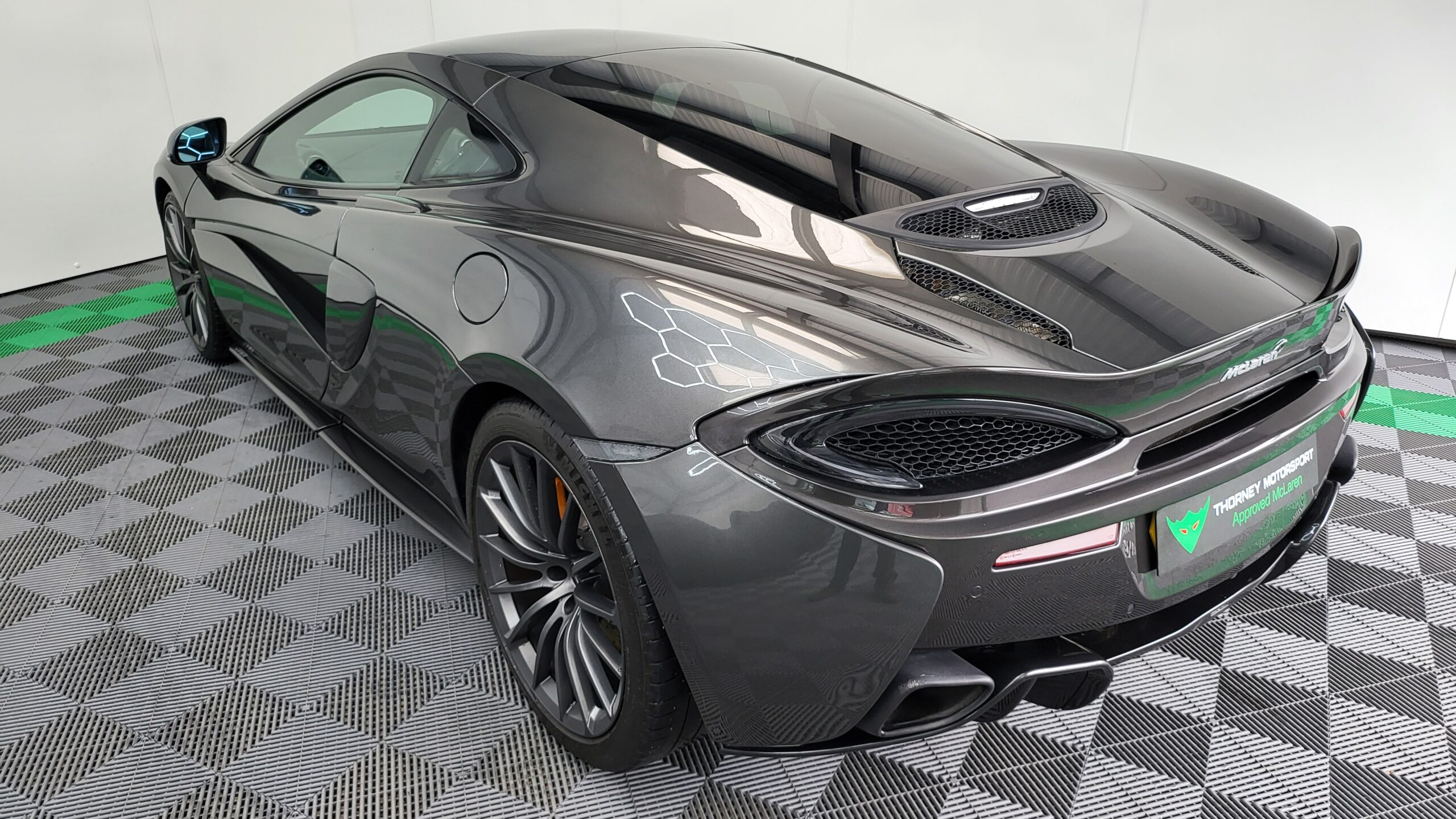 McLaren 570GT