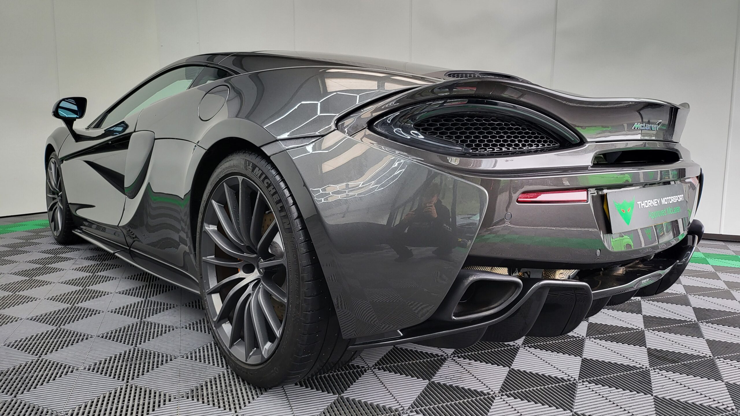 McLaren 570GT