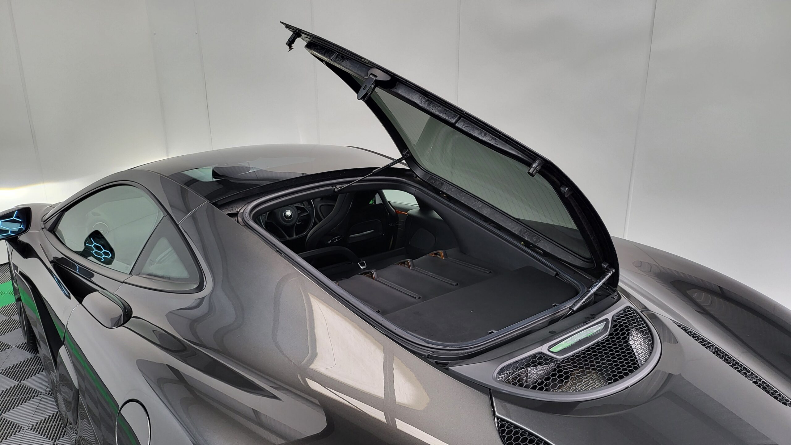 McLaren 570GT